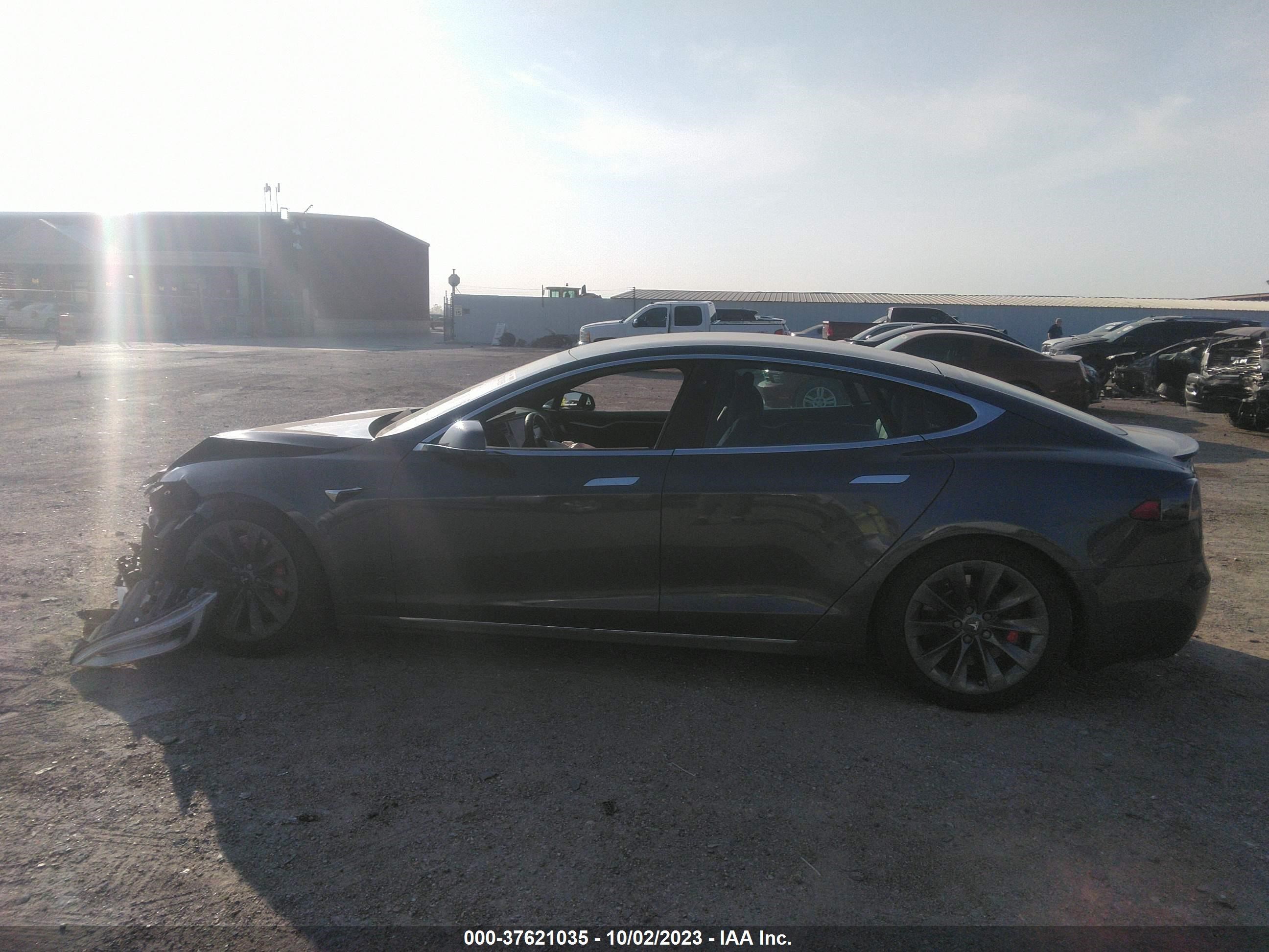 Photo 11 VIN: 5YJSA1E47HF227366 - TESLA MODEL S 