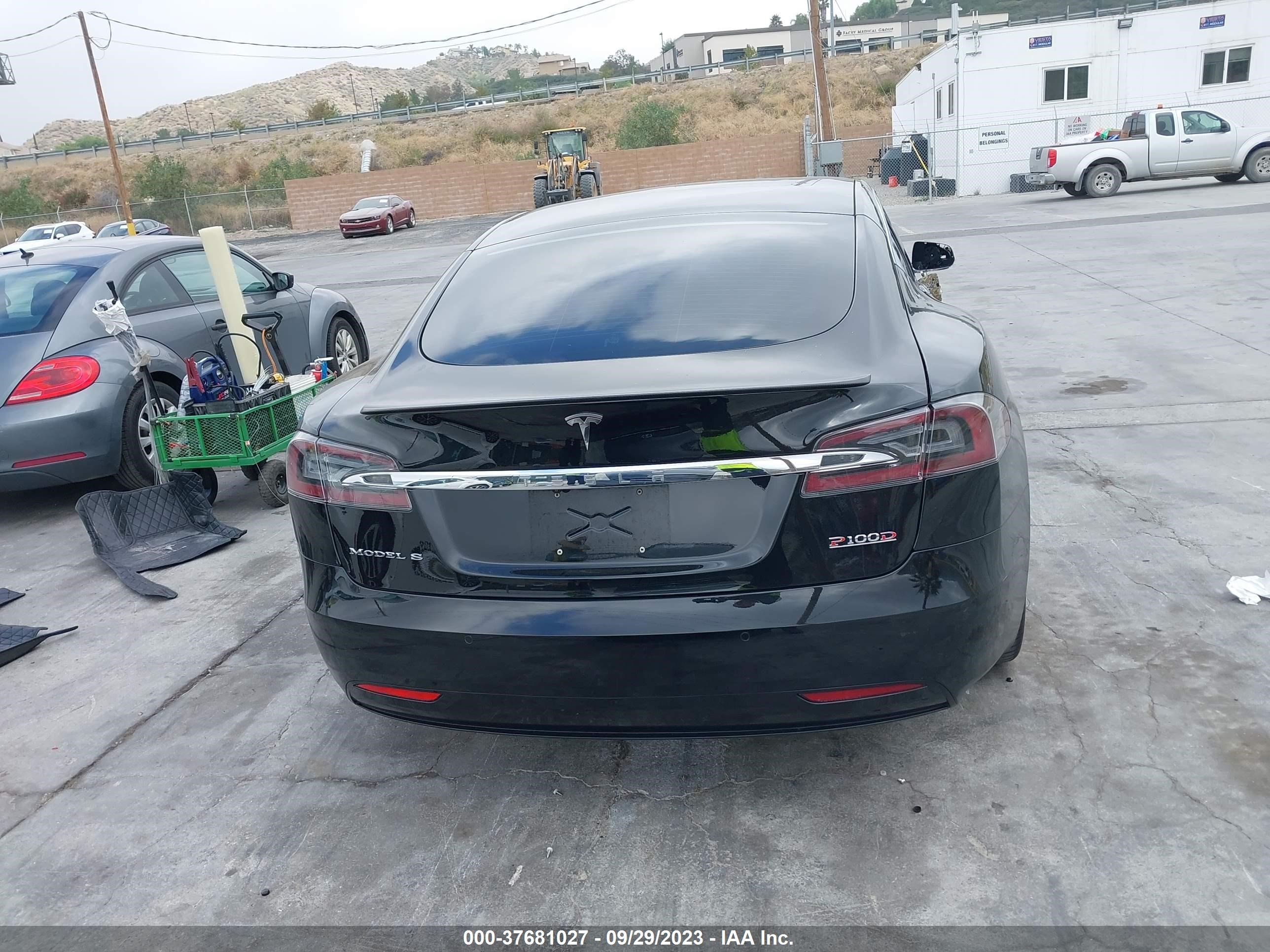 Photo 14 VIN: 5YJSA1E47JF282776 - TESLA MODEL S 