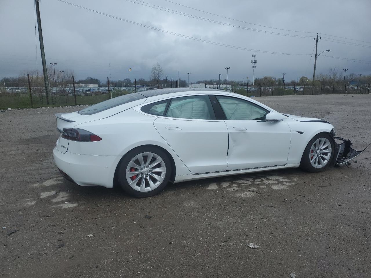 Photo 2 VIN: 5YJSA1E48JF273553 - TESLA MODEL S 