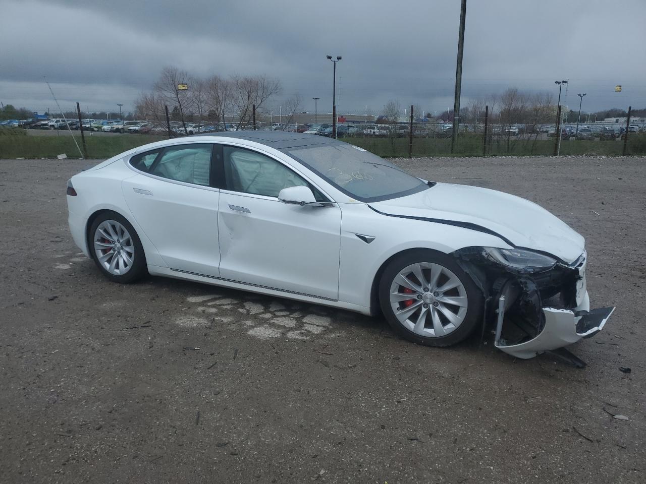 Photo 3 VIN: 5YJSA1E48JF273553 - TESLA MODEL S 