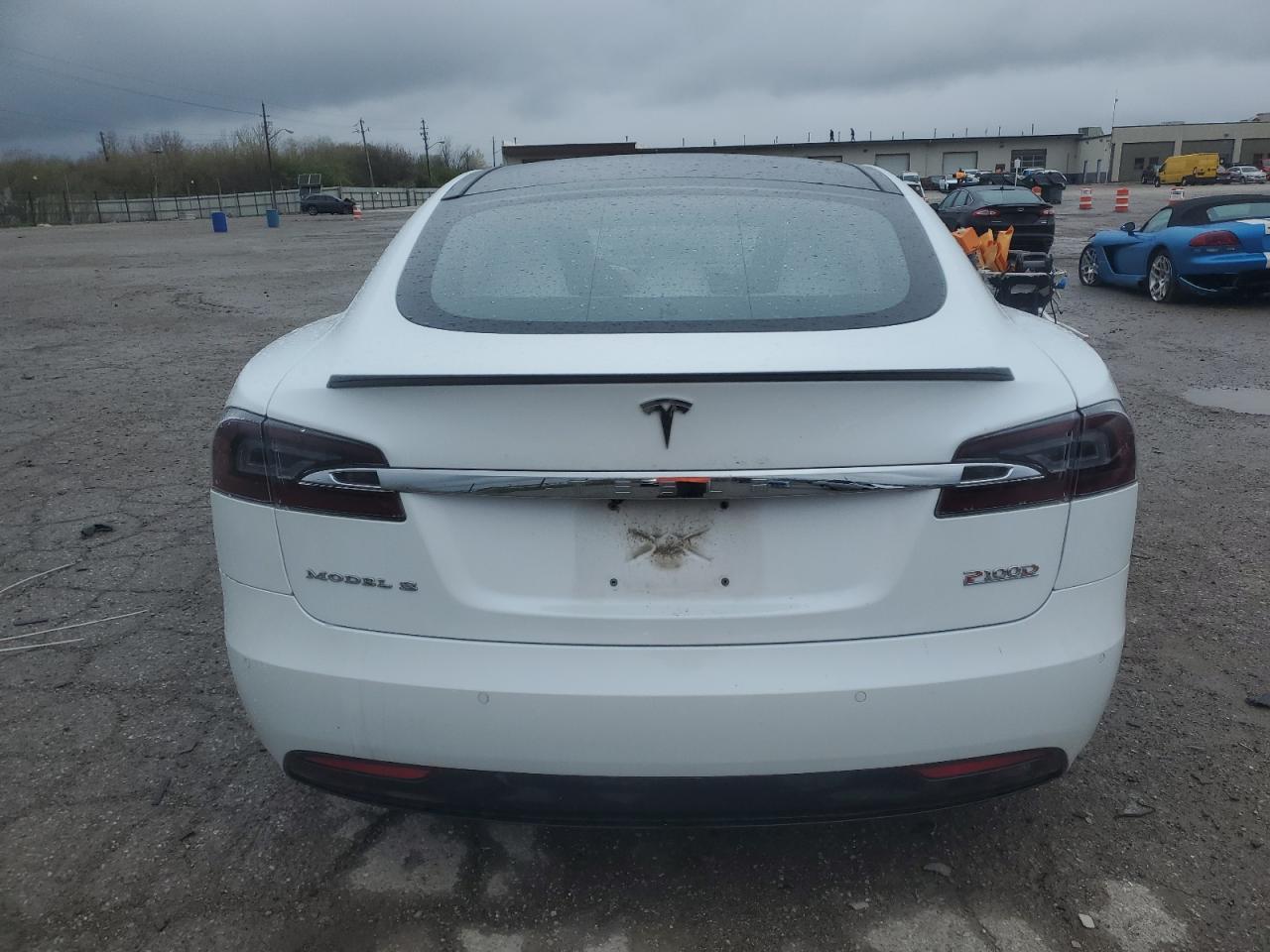 Photo 5 VIN: 5YJSA1E48JF273553 - TESLA MODEL S 