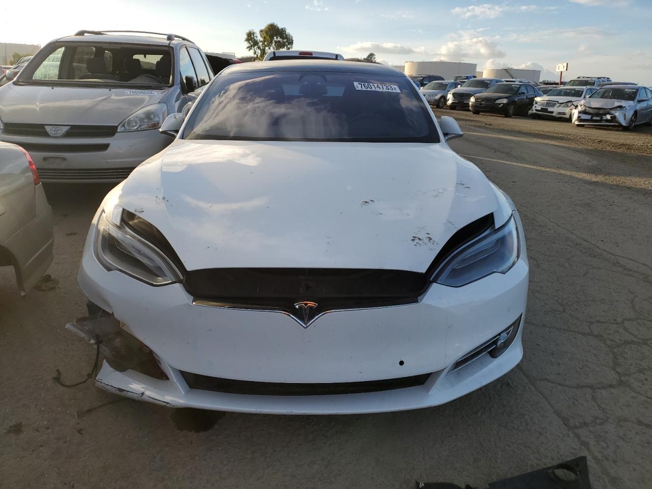 Photo 4 VIN: 5YJSA1E49KF312183 - TESLA MODEL S 