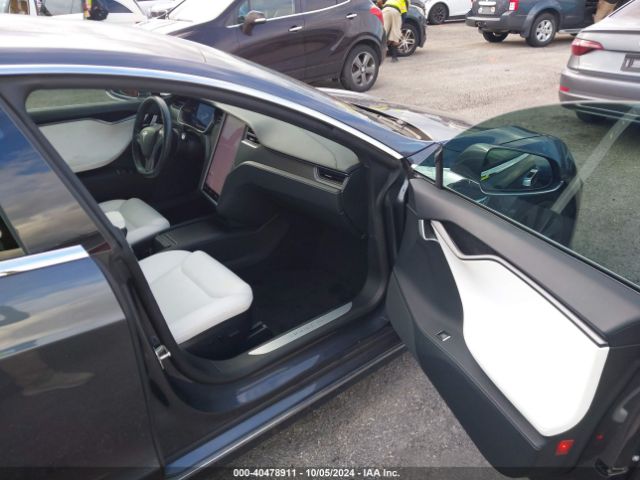 Photo 4 VIN: 5YJSA1E49LF412351 - TESLA MODEL S 