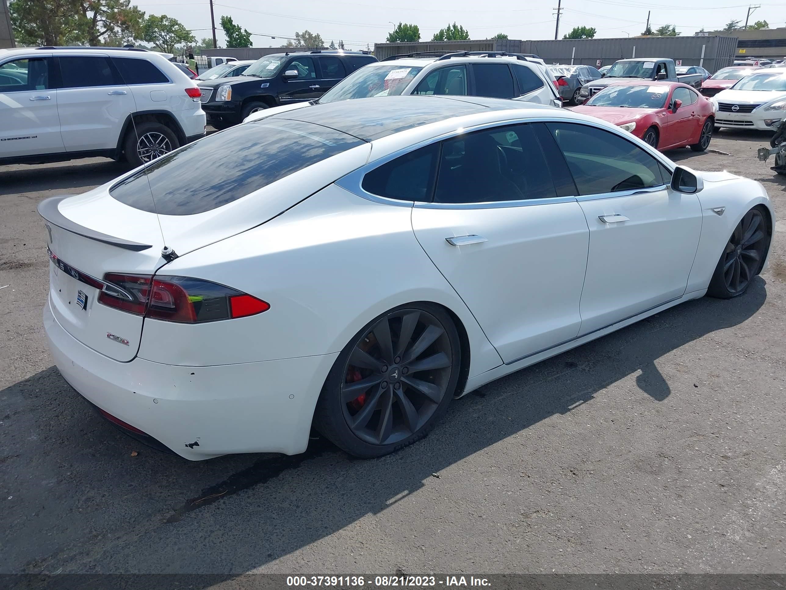 Photo 3 VIN: 5YJSA1E4XGF151141 - TESLA MODEL S 