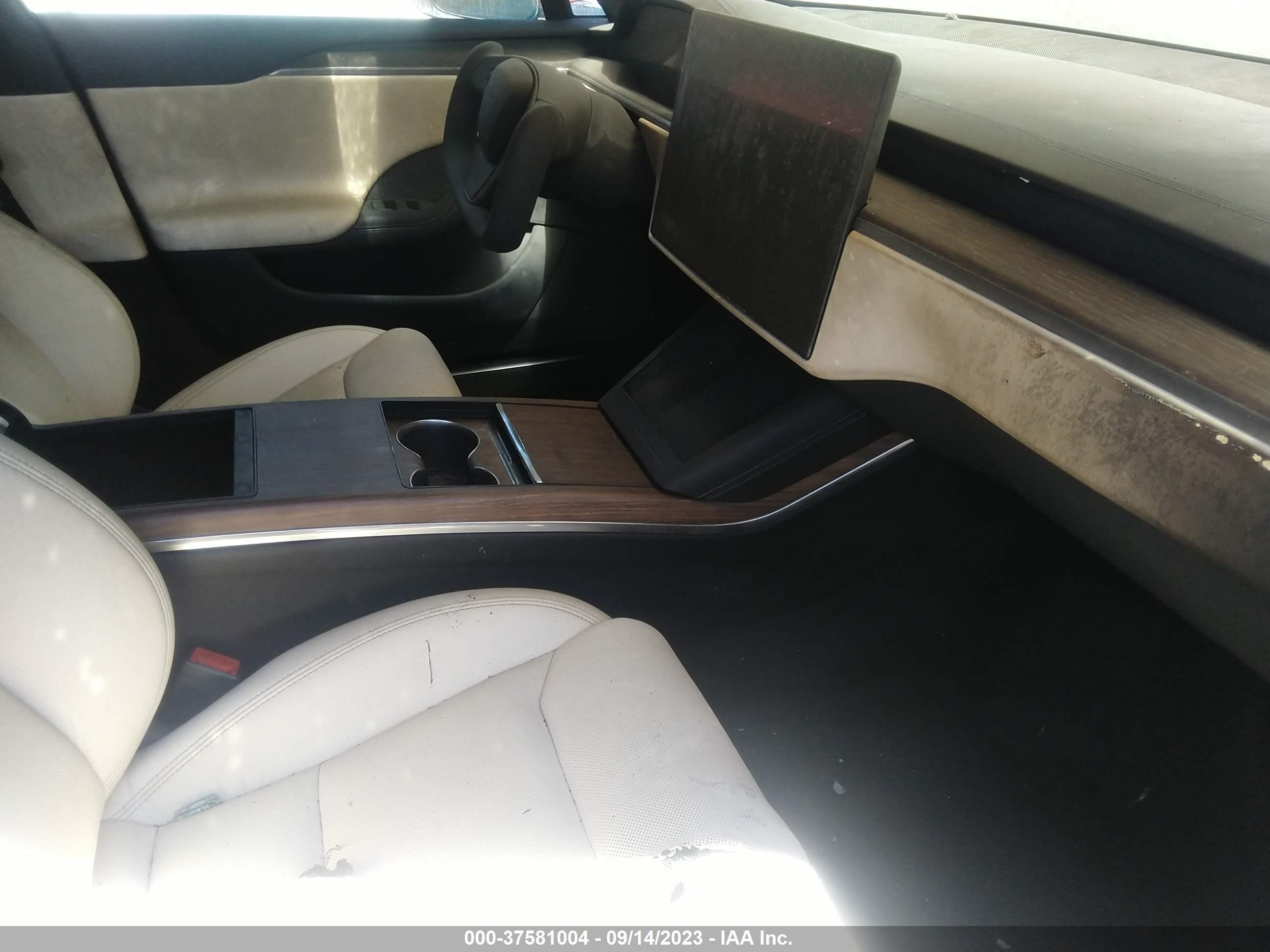 Photo 4 VIN: 5YJSA1E55MF443851 - TESLA MODEL S 