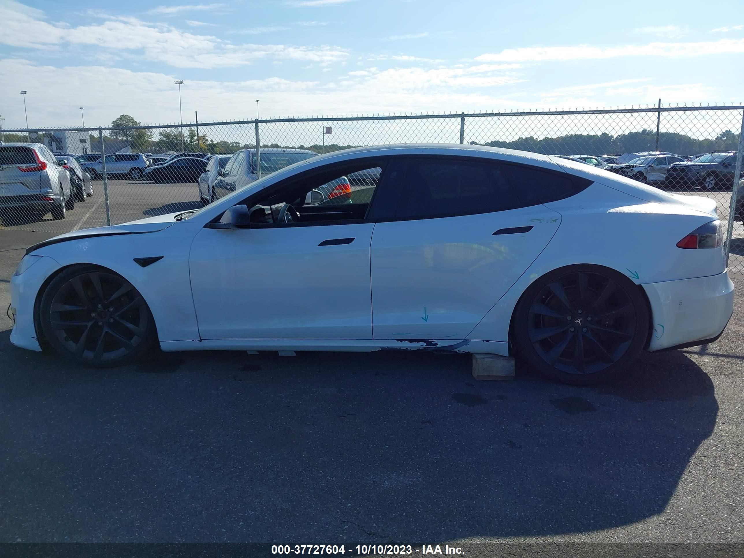 Photo 11 VIN: 5YJSA1E56MF436603 - TESLA MODEL S 