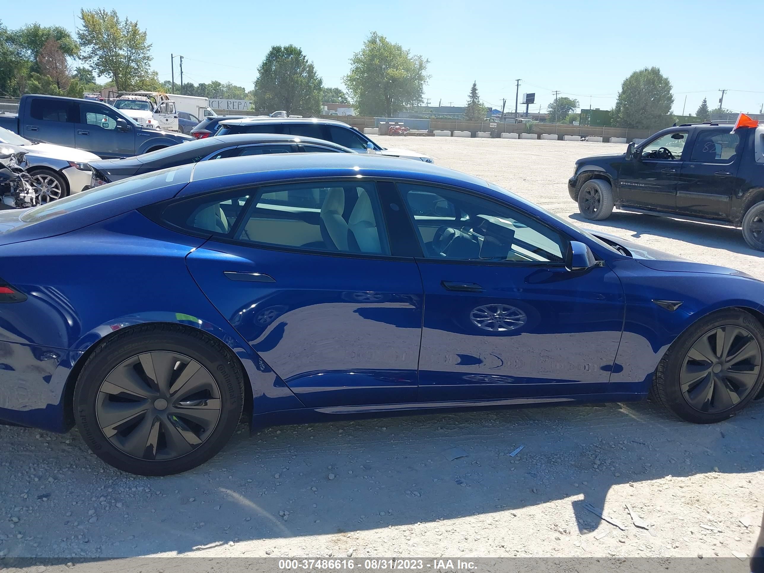 Photo 11 VIN: 5YJSA1E56PF507254 - TESLA MODEL S 