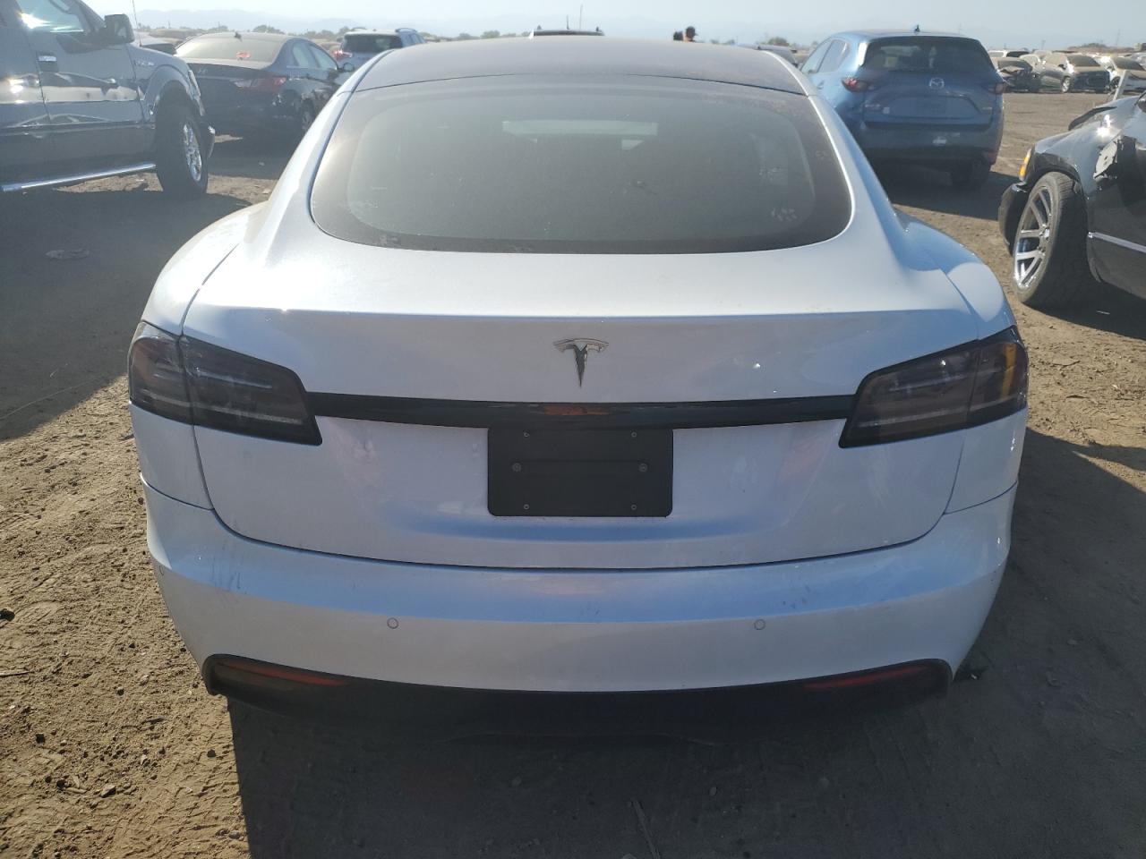 Photo 5 VIN: 5YJSA1E57PF500748 - TESLA MODEL S 