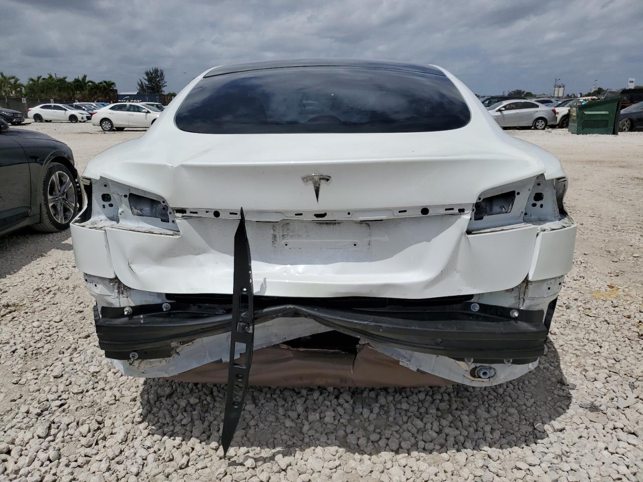 Photo 5 VIN: 5YJSA1E59NF486946 - TESLA MODEL S 