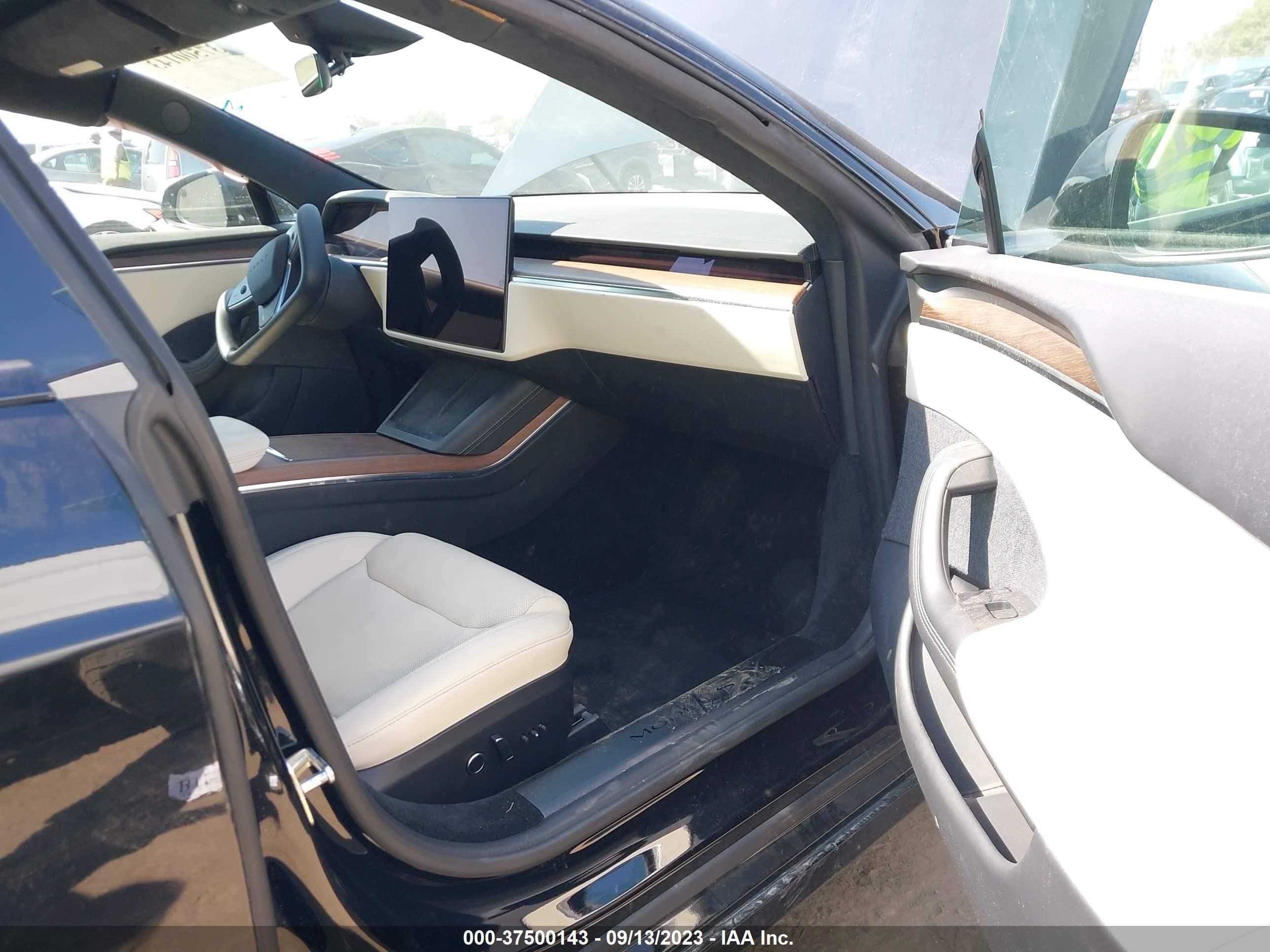 Photo 4 VIN: 5YJSA1E5XMF447295 - TESLA MODEL S 