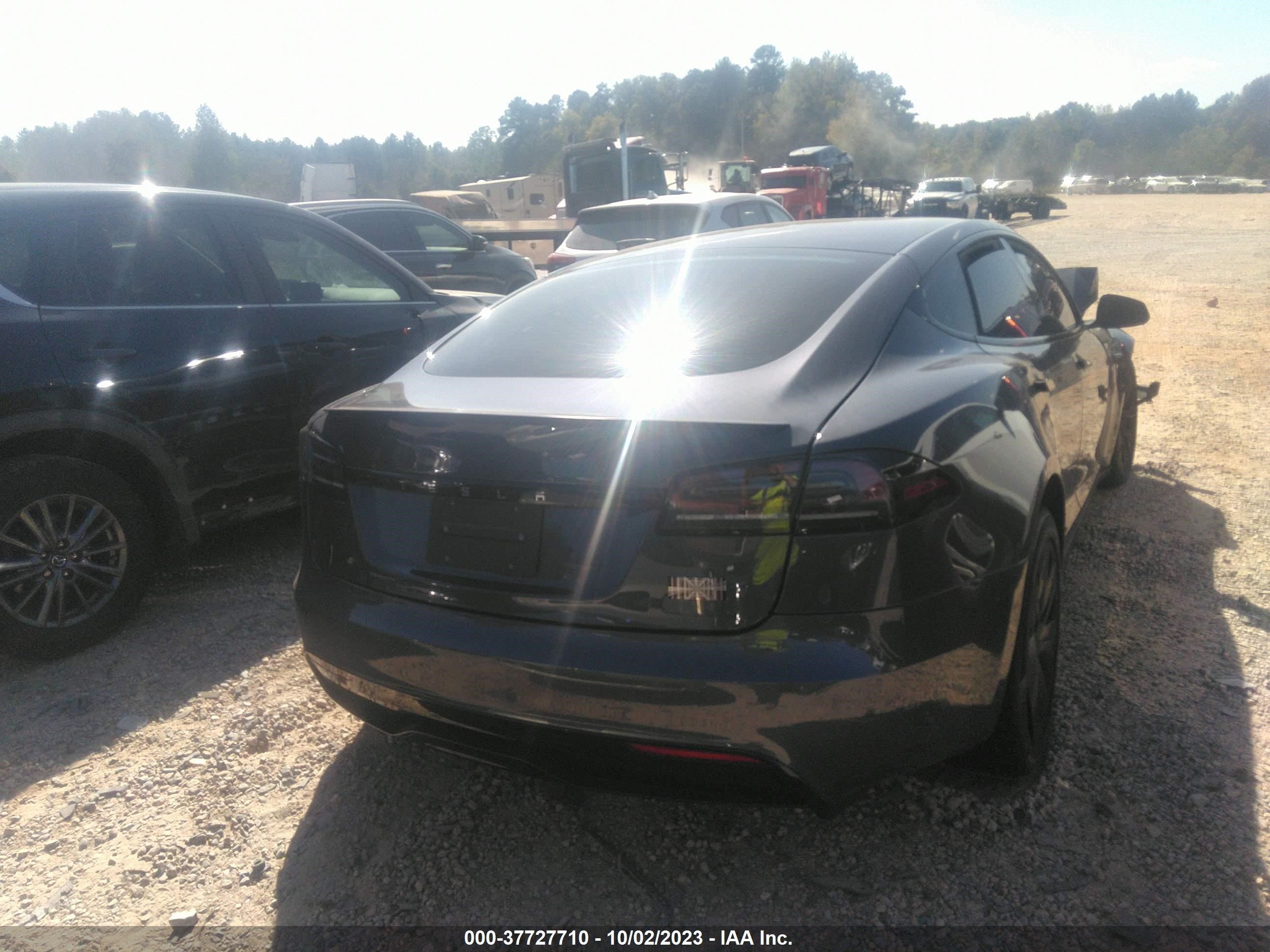 Photo 13 VIN: 5YJSA1E61PF518011 - TESLA MODEL S 