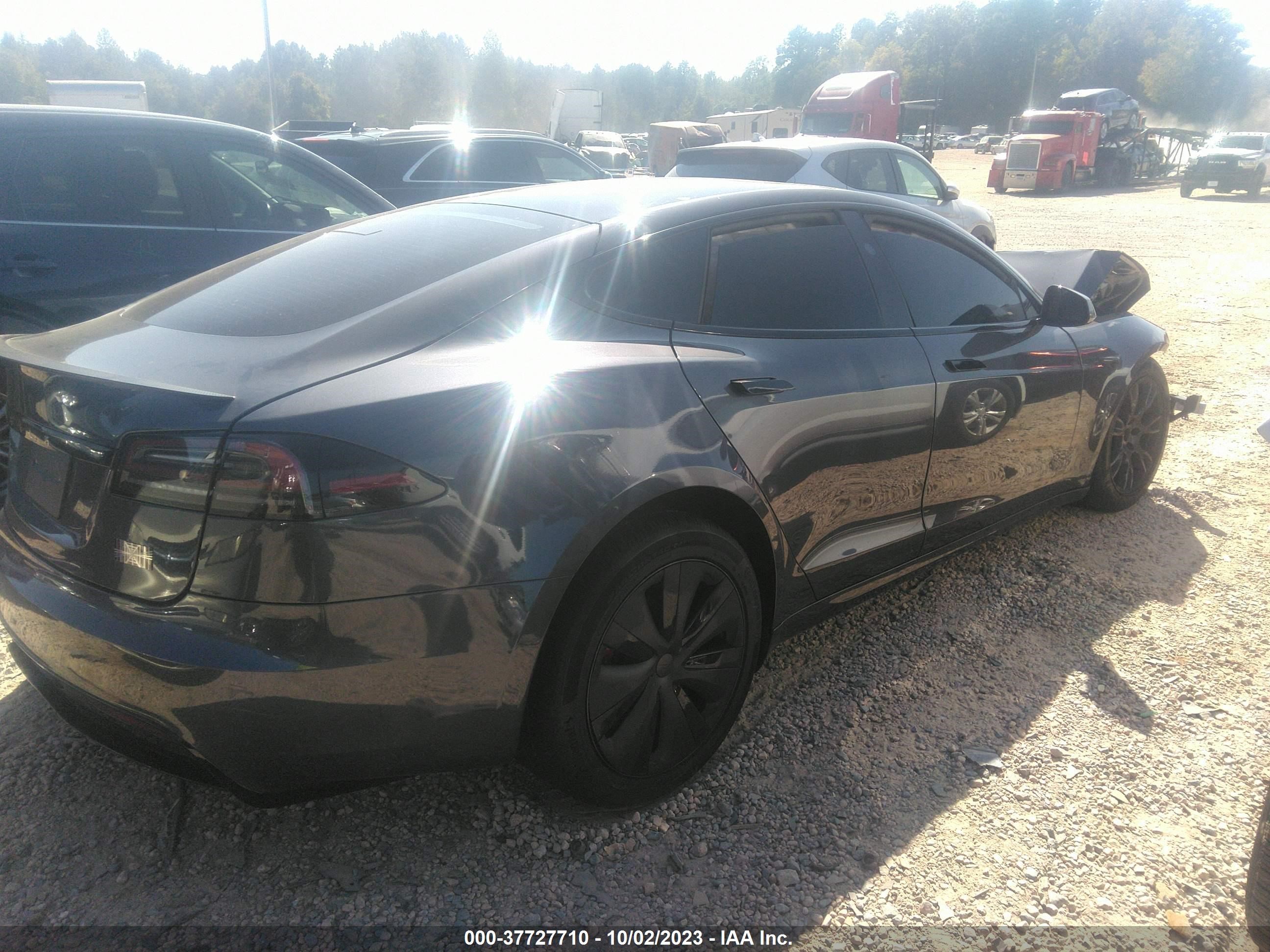 Photo 3 VIN: 5YJSA1E61PF518011 - TESLA MODEL S 