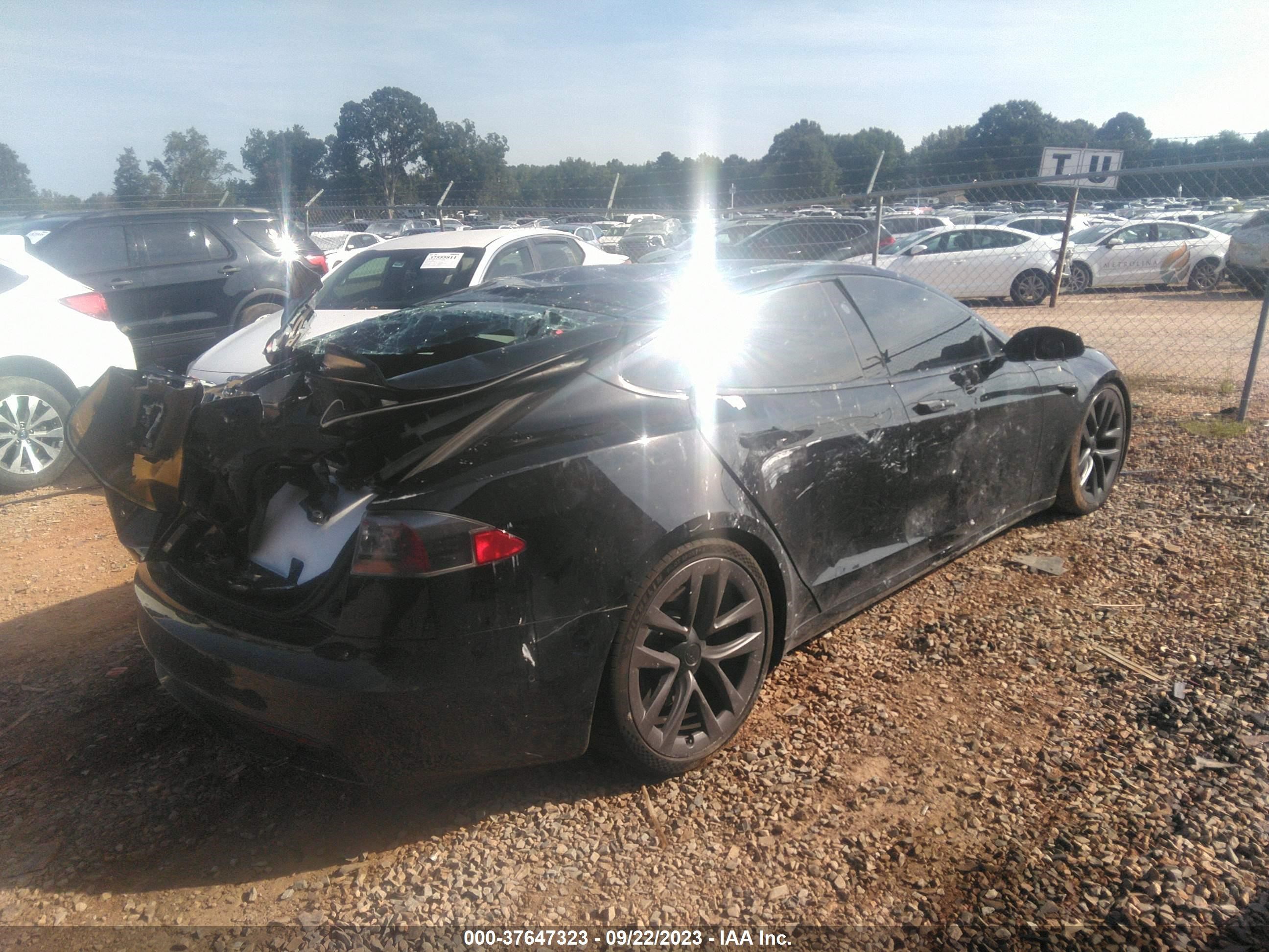 Photo 3 VIN: 5YJSA1E65MF440733 - TESLA MODEL S 