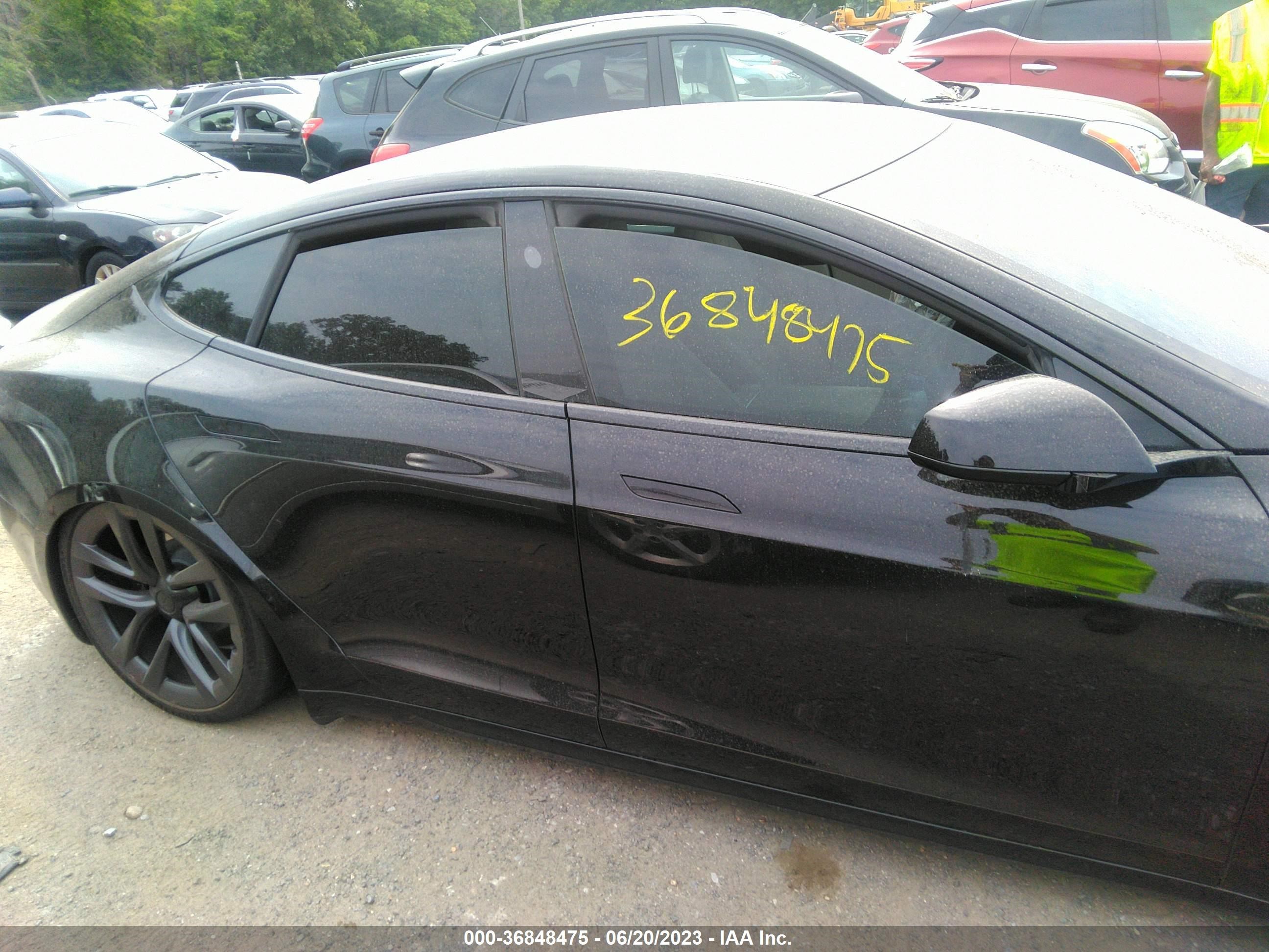 Photo 11 VIN: 5YJSA1E65NF472647 - TESLA MODEL S 