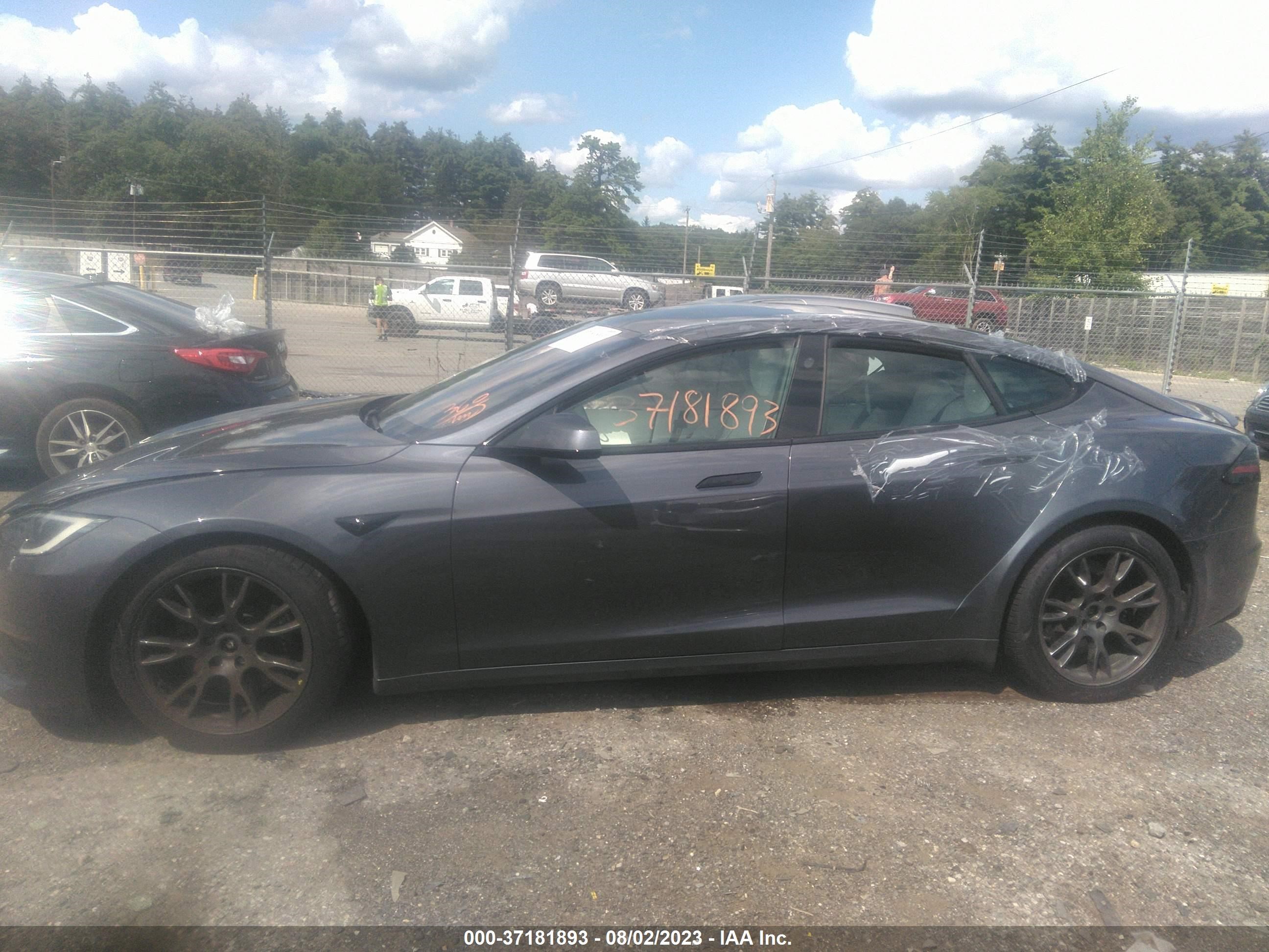 Photo 13 VIN: 5YJSA1E67NF472407 - TESLA MODEL S 