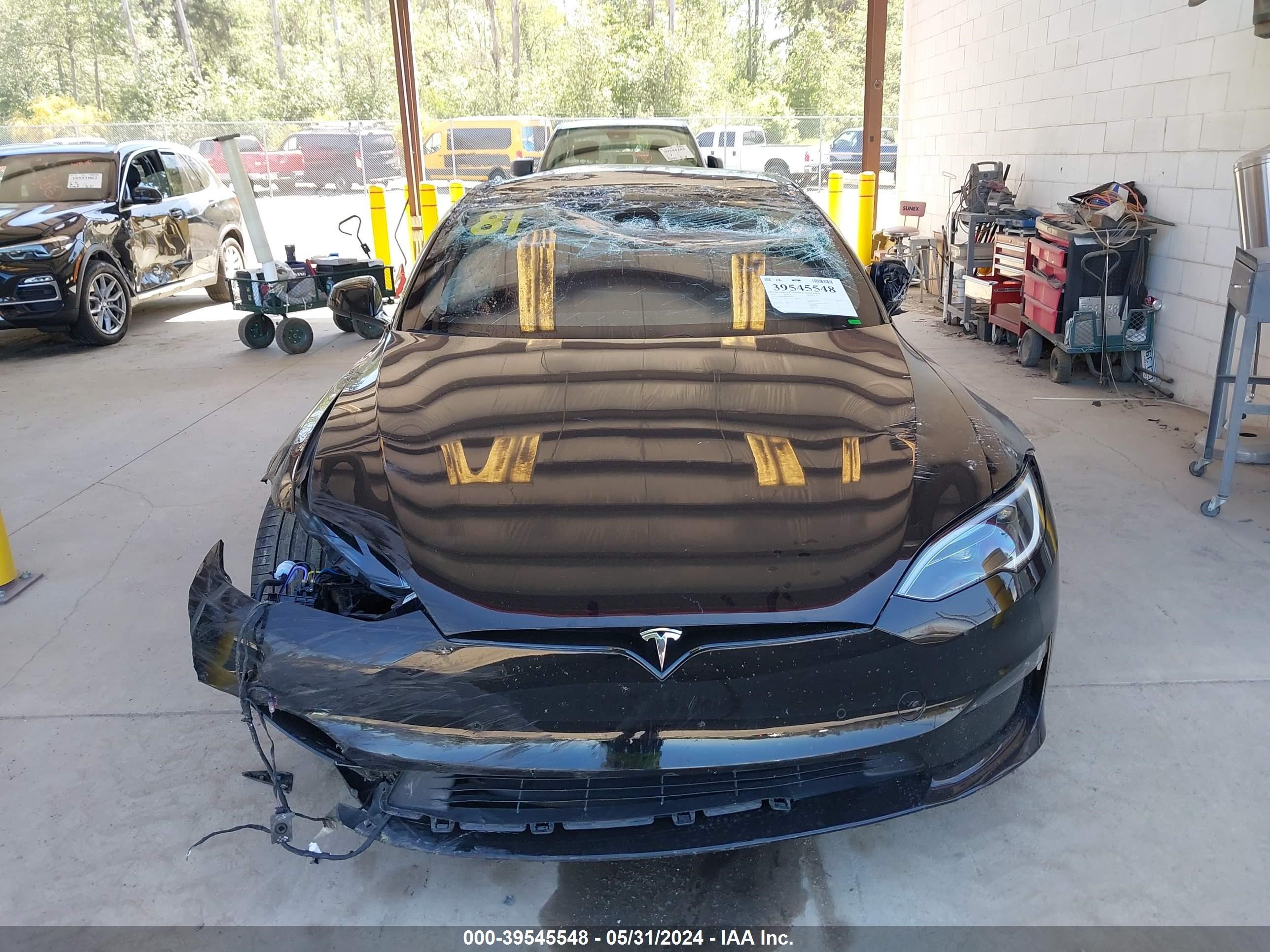 Photo 11 VIN: 5YJSA1E69NF480265 - TESLA MODEL S 