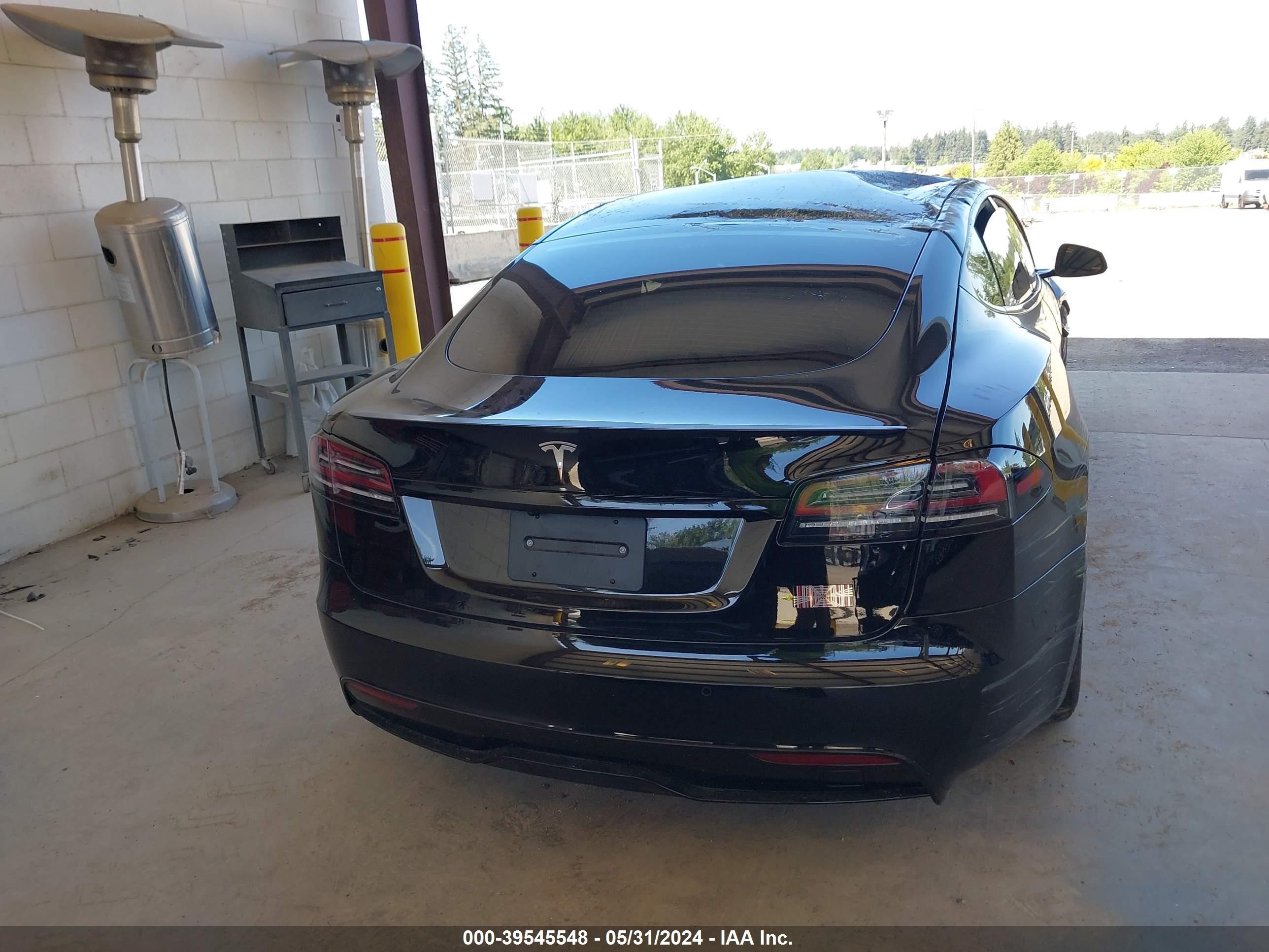 Photo 15 VIN: 5YJSA1E69NF480265 - TESLA MODEL S 