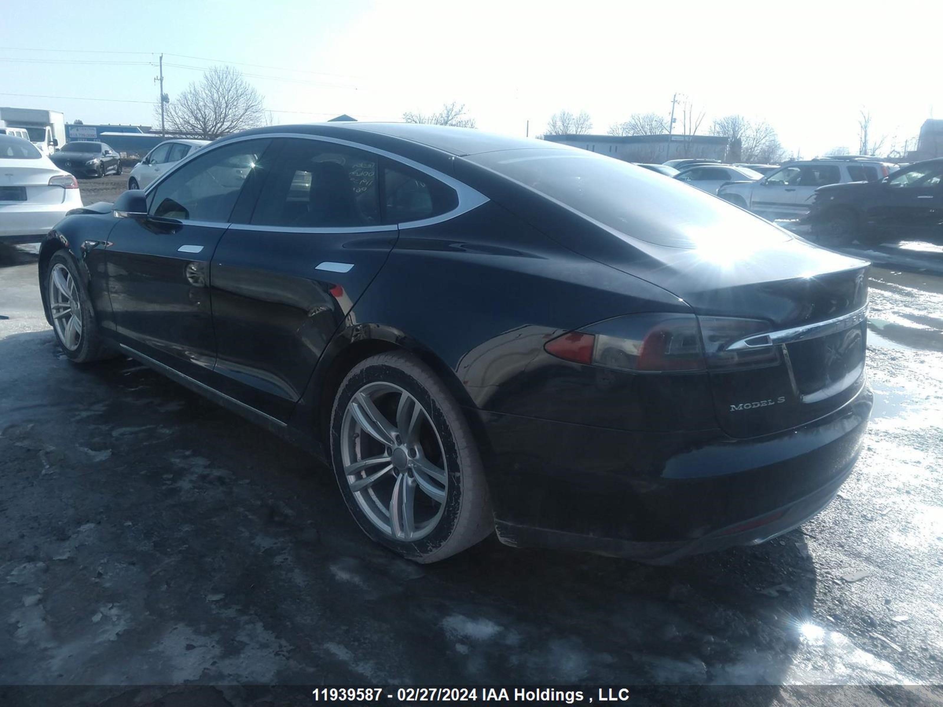 Photo 2 VIN: 5YJSA1H11EFP61086 - TESLA MODEL S 