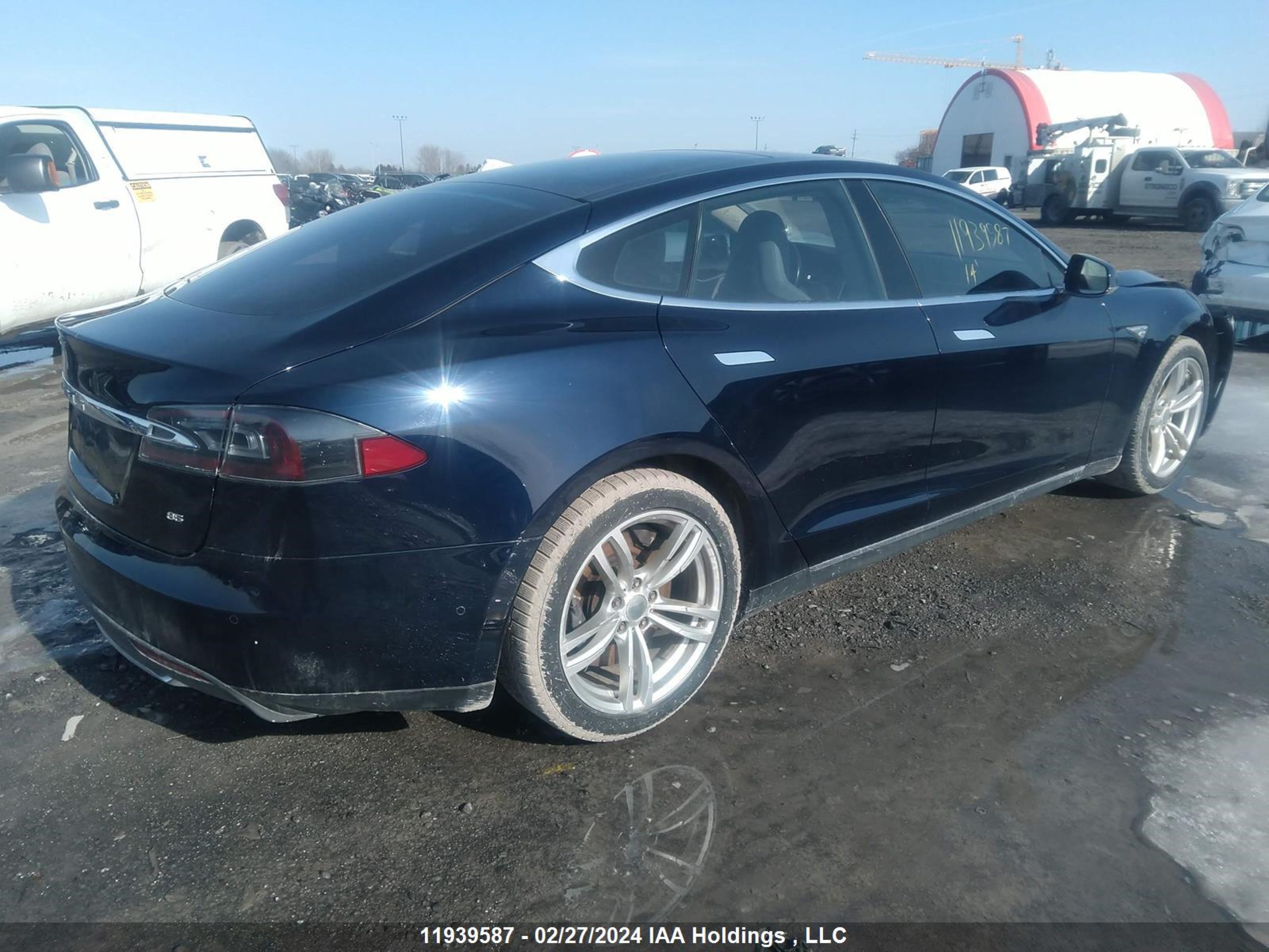 Photo 3 VIN: 5YJSA1H11EFP61086 - TESLA MODEL S 