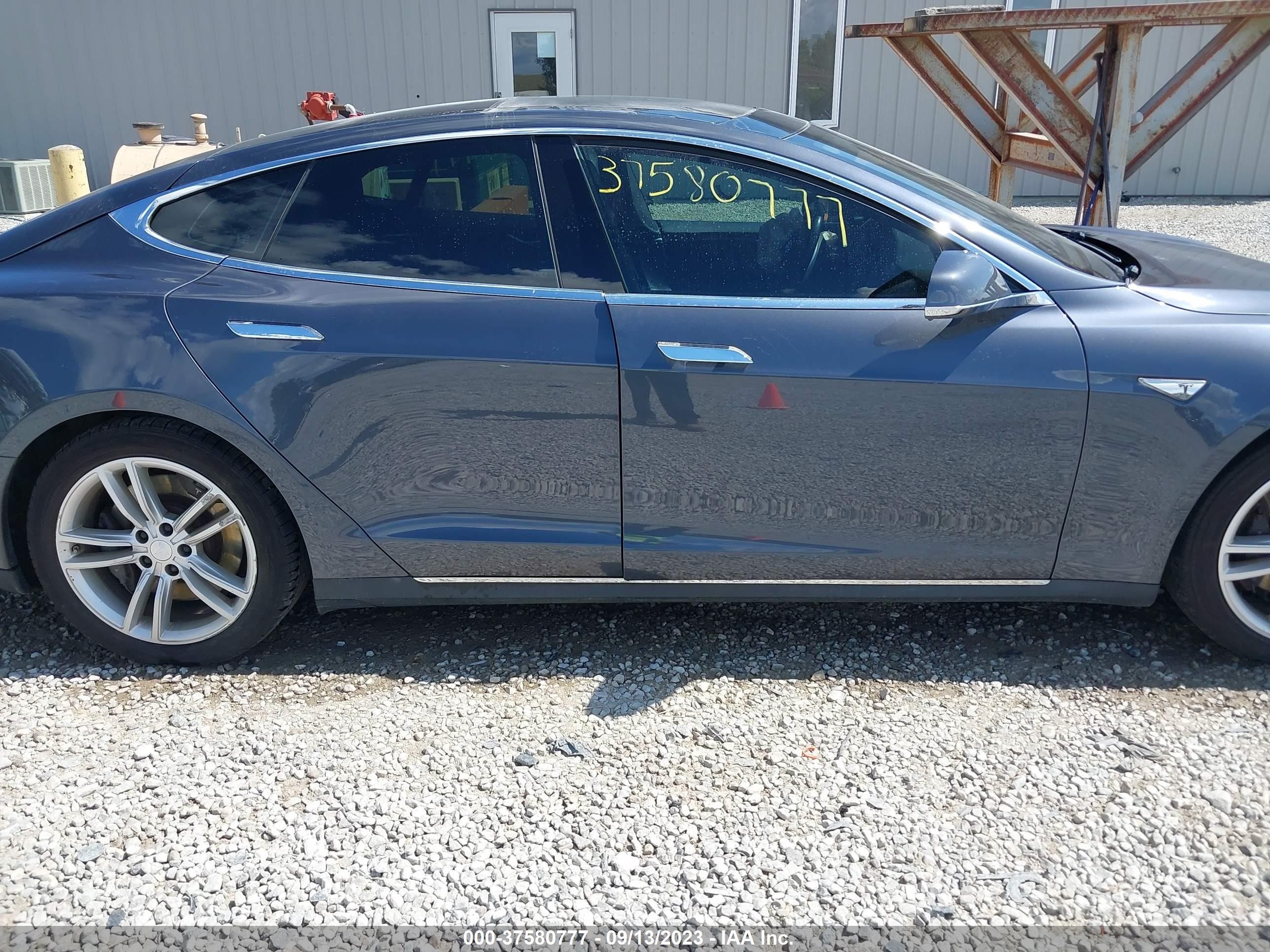 Photo 11 VIN: 5YJSA1H11FFP78844 - TESLA MODEL S 