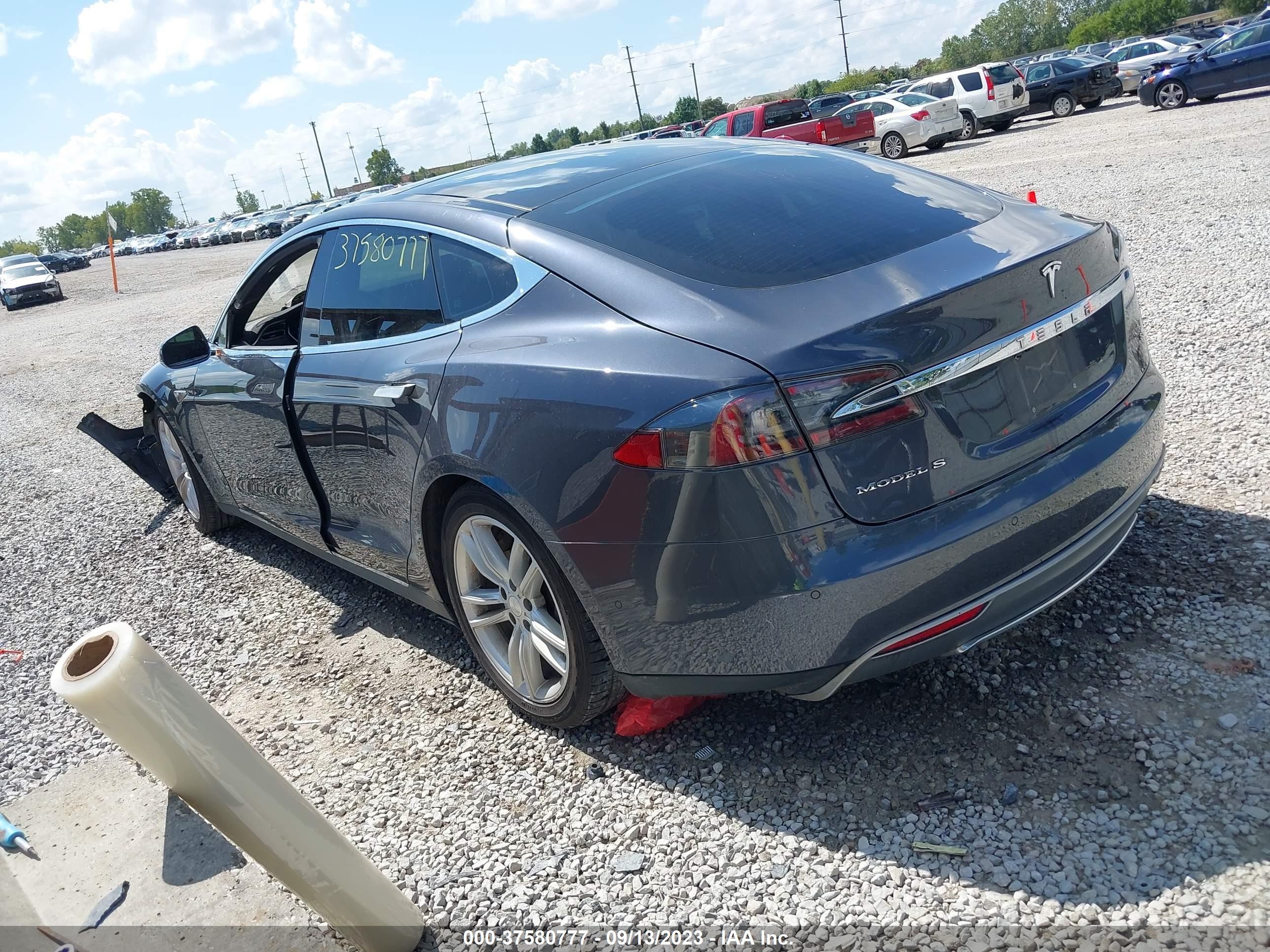 Photo 2 VIN: 5YJSA1H11FFP78844 - TESLA MODEL S 