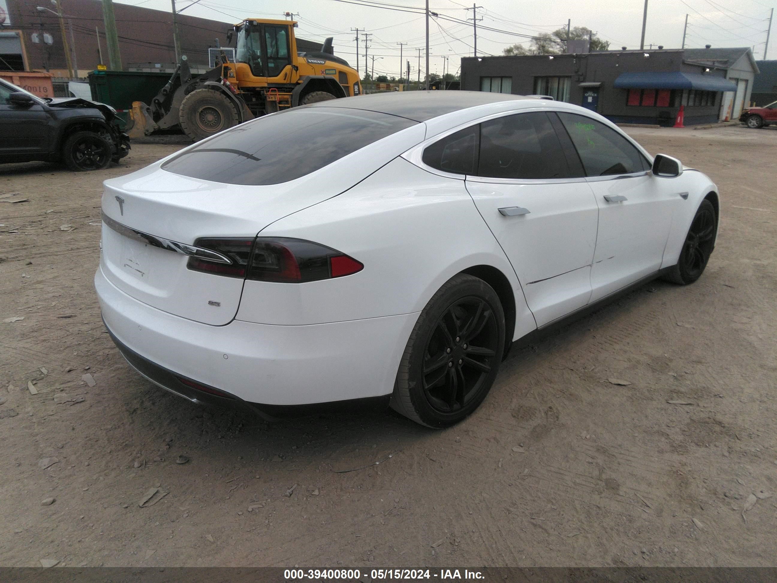 Photo 3 VIN: 5YJSA1H12EFP33328 - TESLA MODEL S 