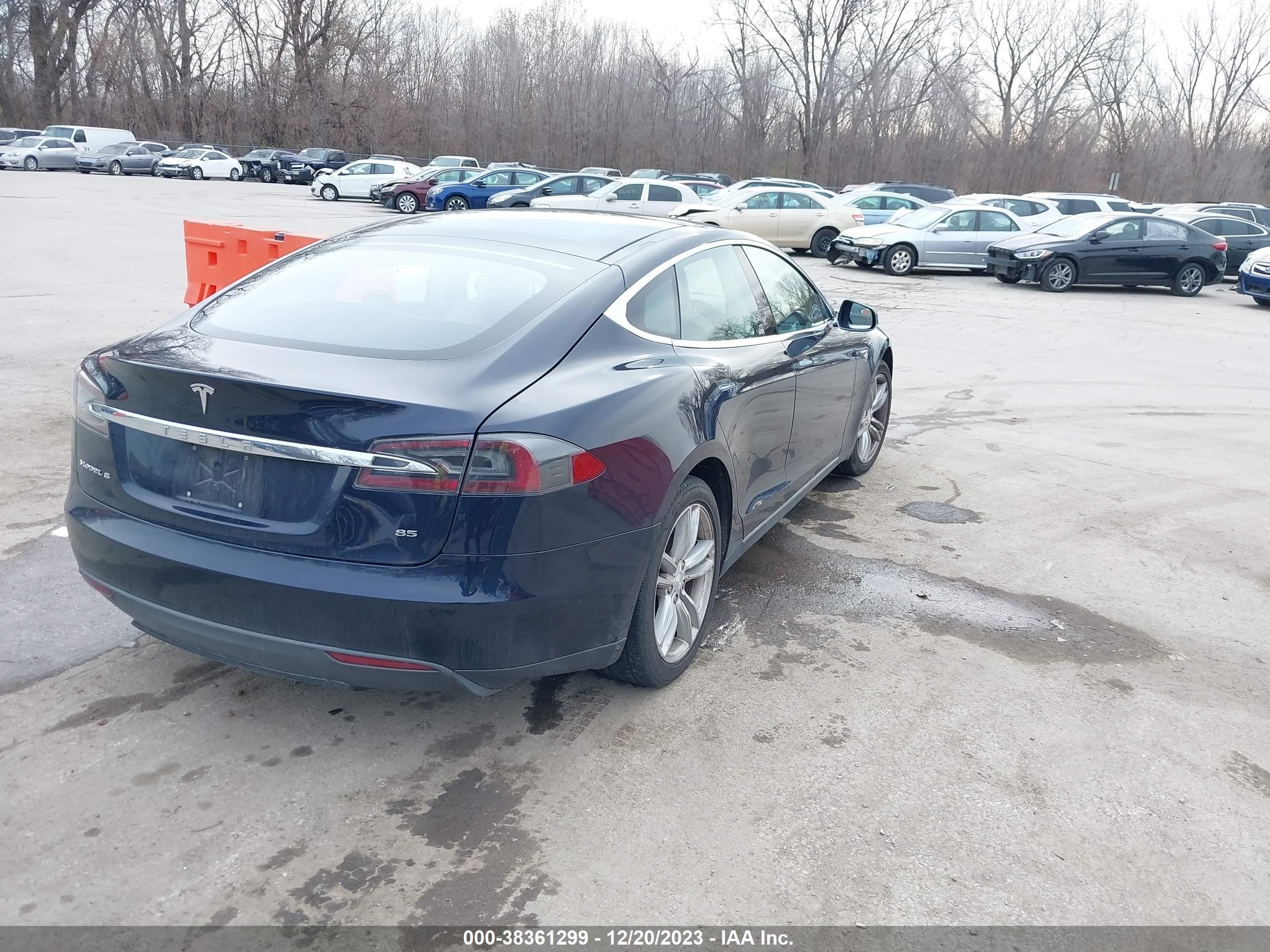 Photo 3 VIN: 5YJSA1H14EFP51135 - TESLA MODEL S 