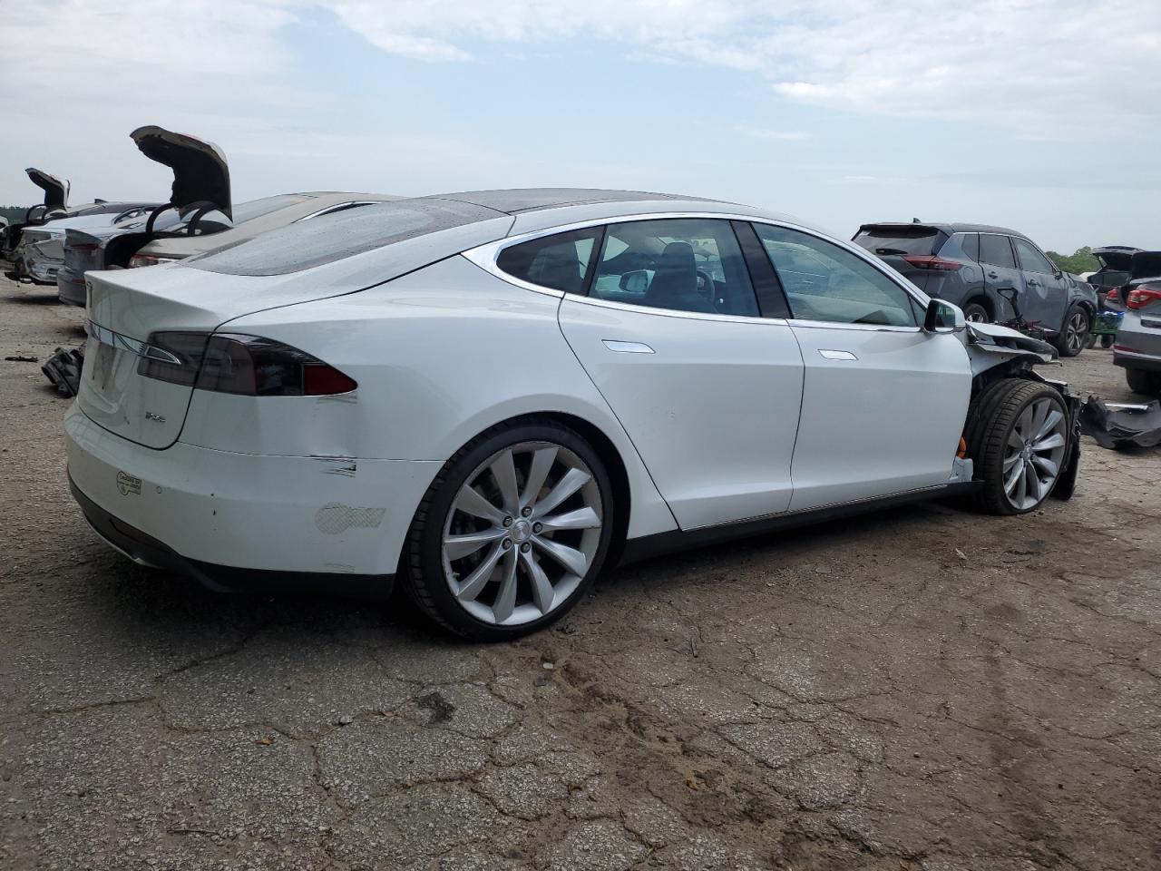 Photo 2 VIN: 5YJSA1H19EFP31737 - TESLA MODEL S 