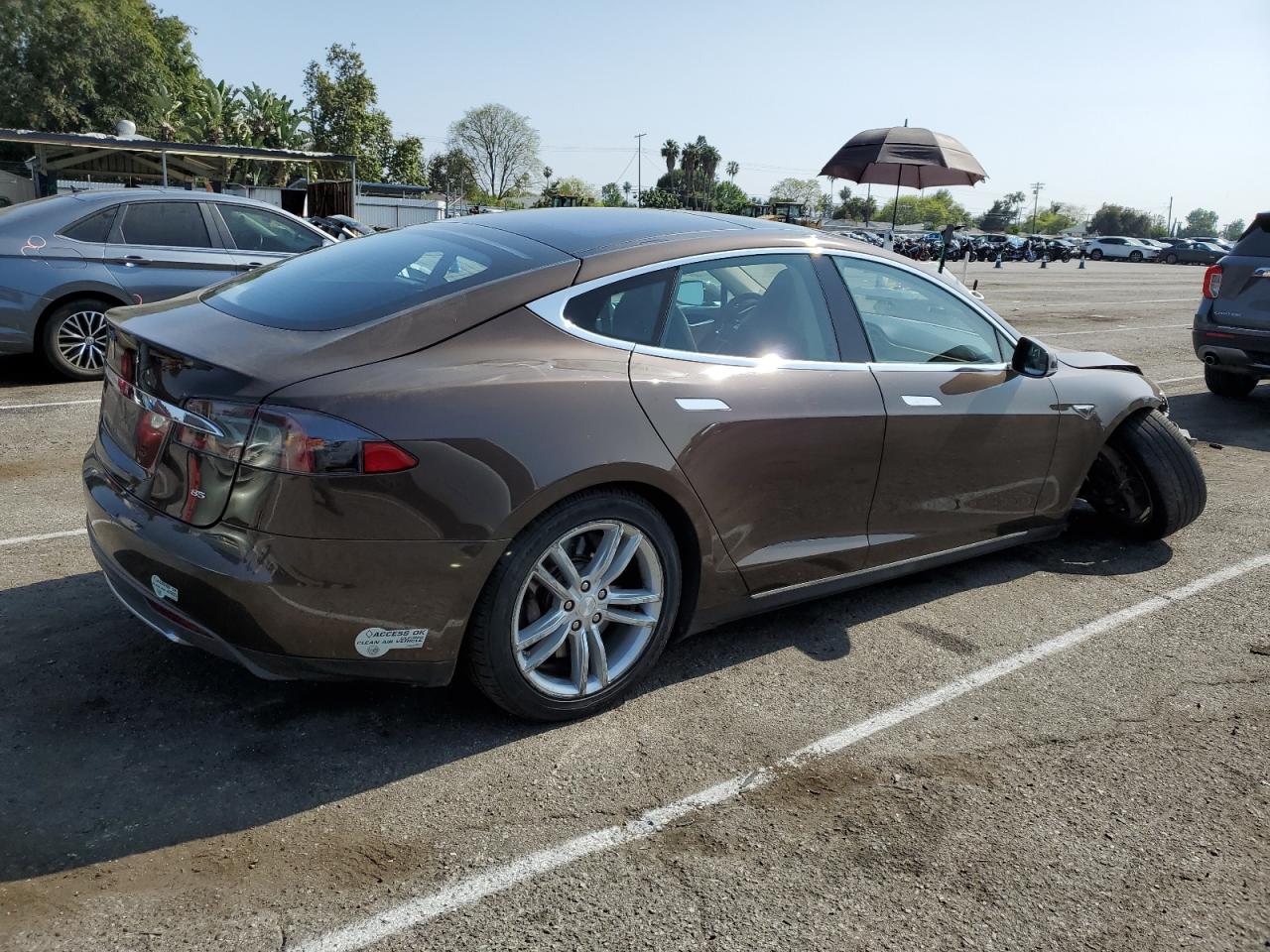 Photo 2 VIN: 5YJSA1H1XEFP36963 - TESLA MODEL S 