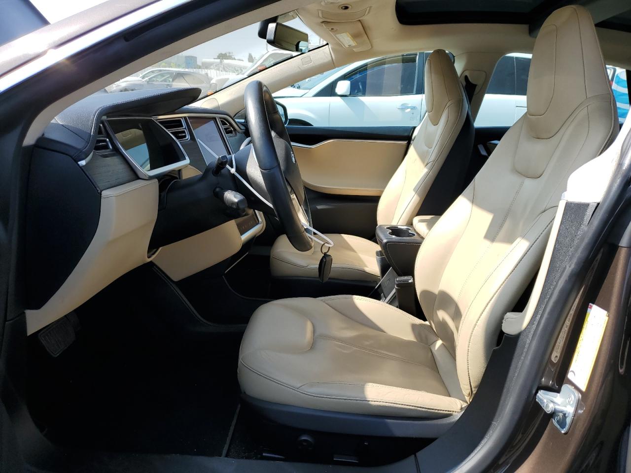 Photo 6 VIN: 5YJSA1H1XEFP36963 - TESLA MODEL S 