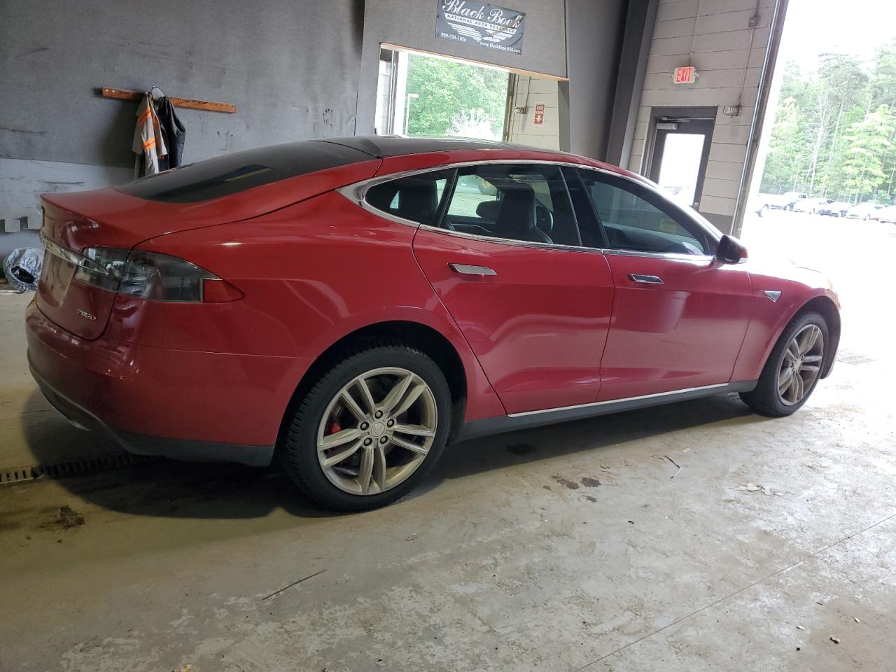 Photo 2 VIN: 5YJSA1H20EFP64490 - TESLA MODEL S 