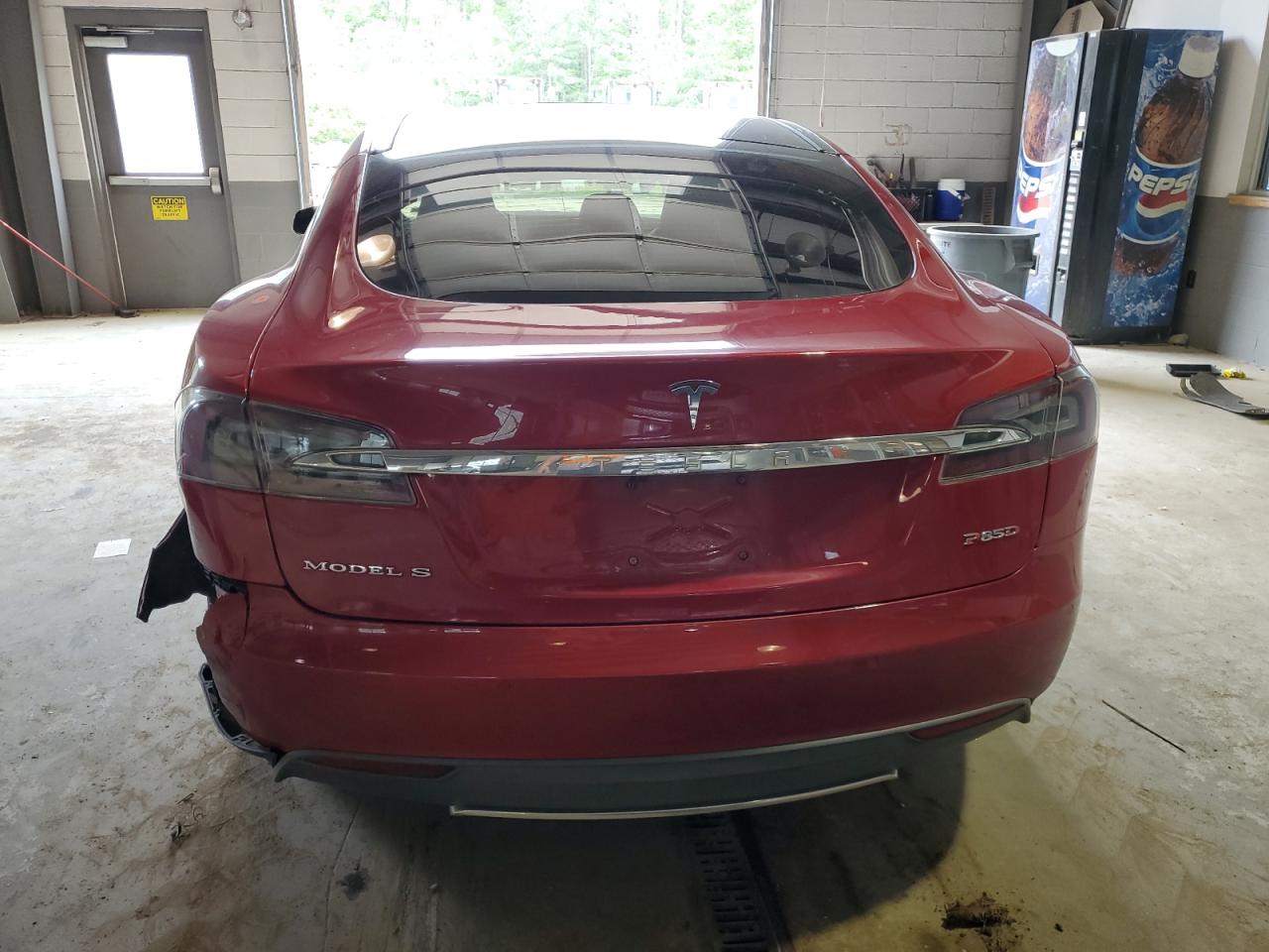 Photo 5 VIN: 5YJSA1H20EFP64490 - TESLA MODEL S 