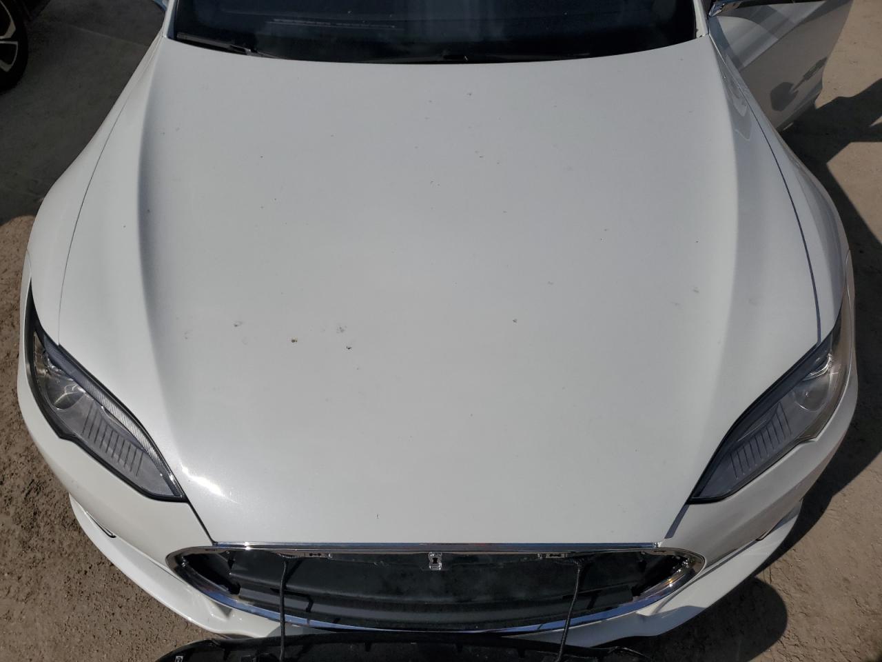 Photo 10 VIN: 5YJSA1H21FF086091 - TESLA MODEL S 