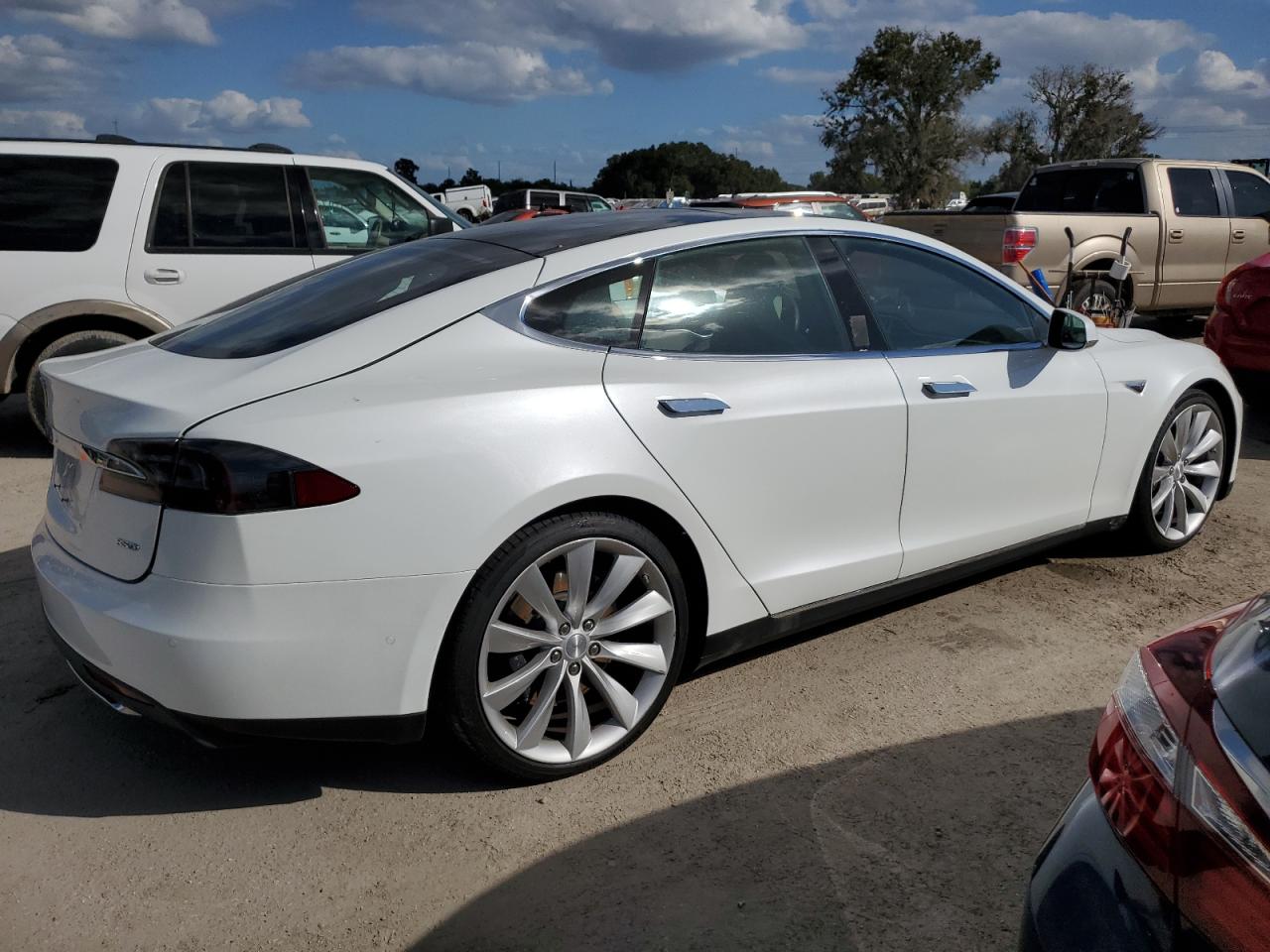 Photo 2 VIN: 5YJSA1H21FF086091 - TESLA MODEL S 