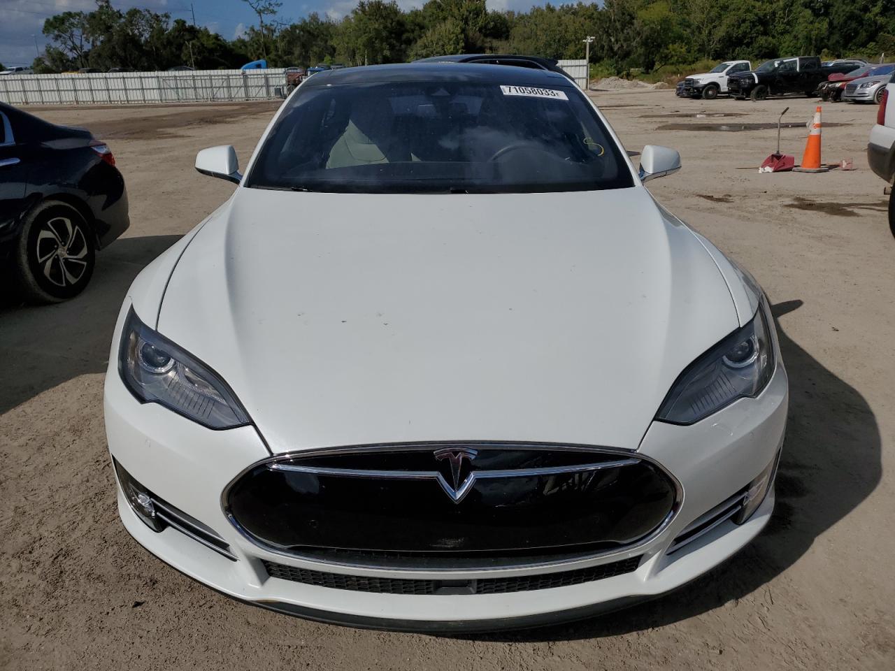 Photo 4 VIN: 5YJSA1H21FF086091 - TESLA MODEL S 