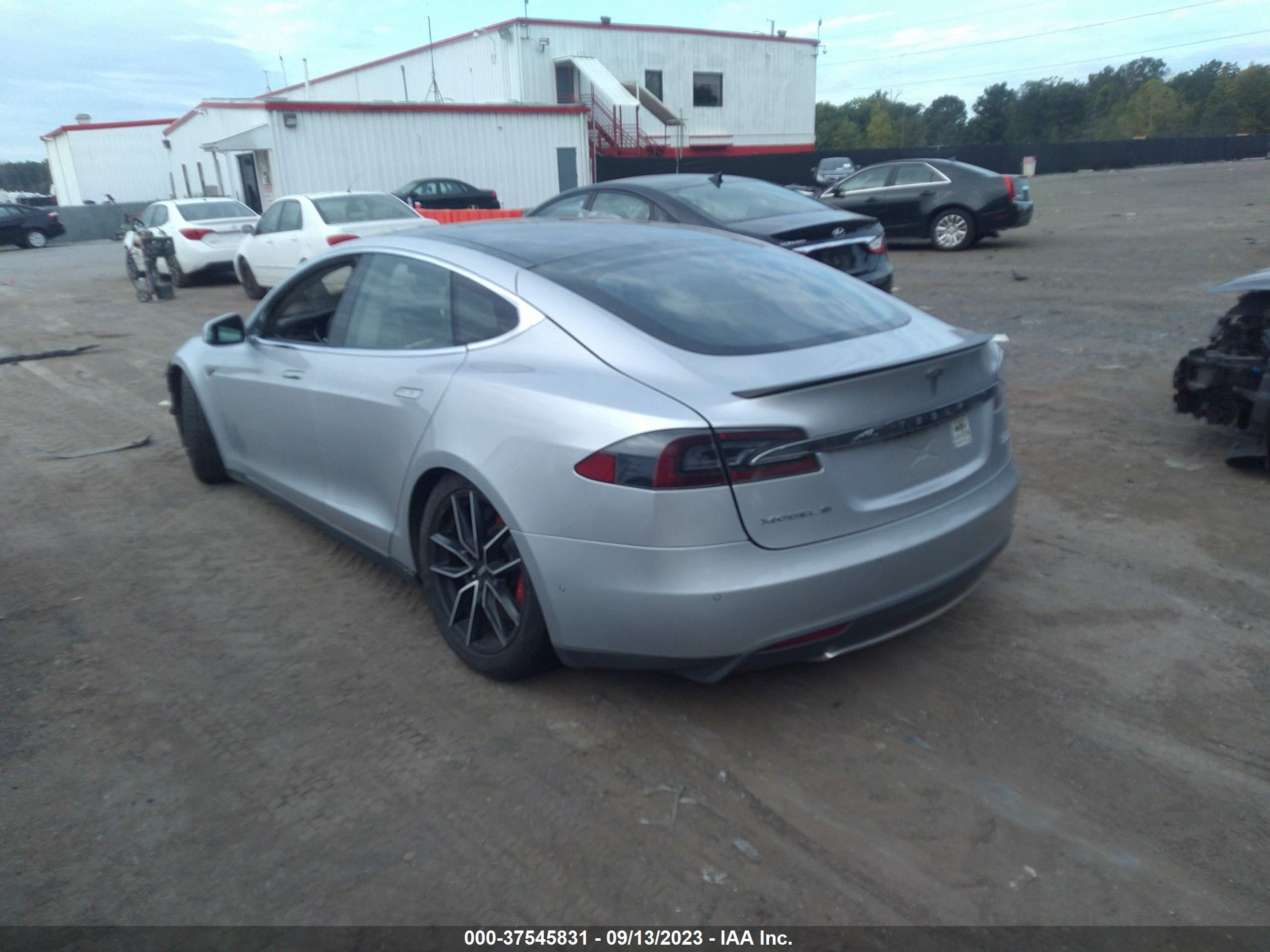 Photo 2 VIN: 5YJSA1H22EFP62398 - TESLA MODEL S 