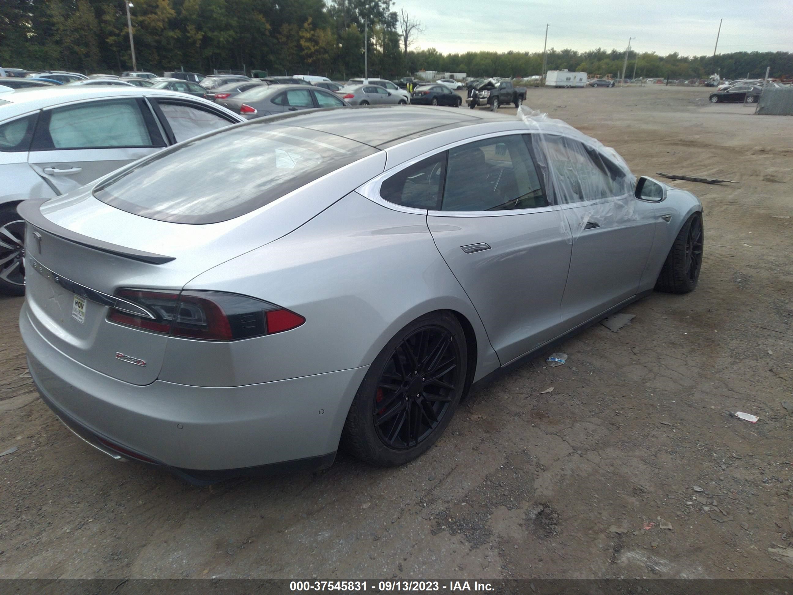 Photo 3 VIN: 5YJSA1H22EFP62398 - TESLA MODEL S 