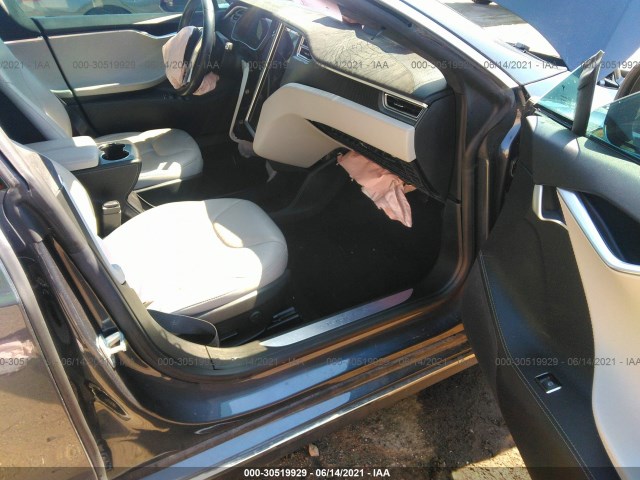 Photo 4 VIN: 5YJSA1H22FF080123 - TESLA MODEL S 