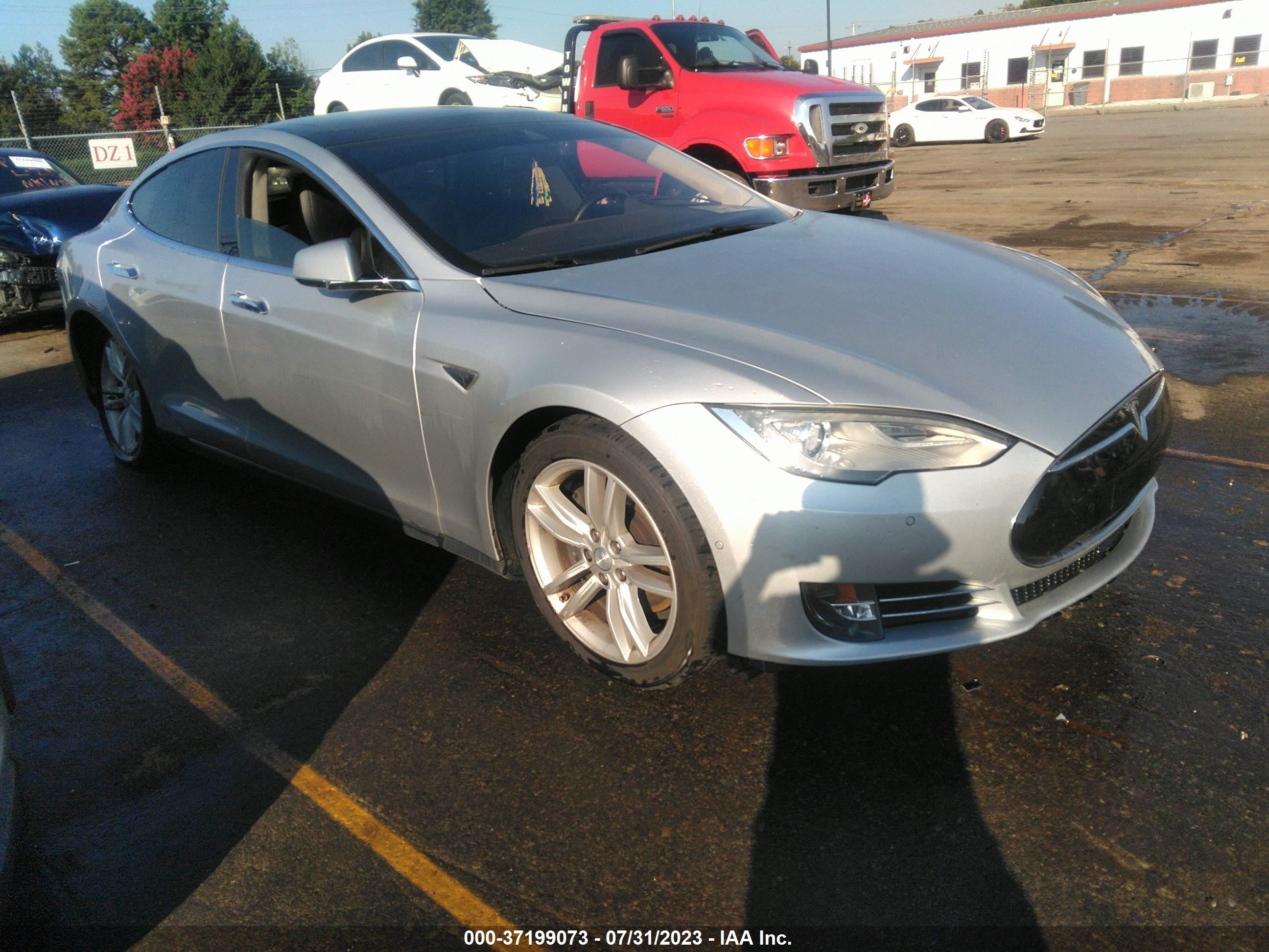 Photo 0 VIN: 5YJSA1H22FF086844 - TESLA MODEL S 