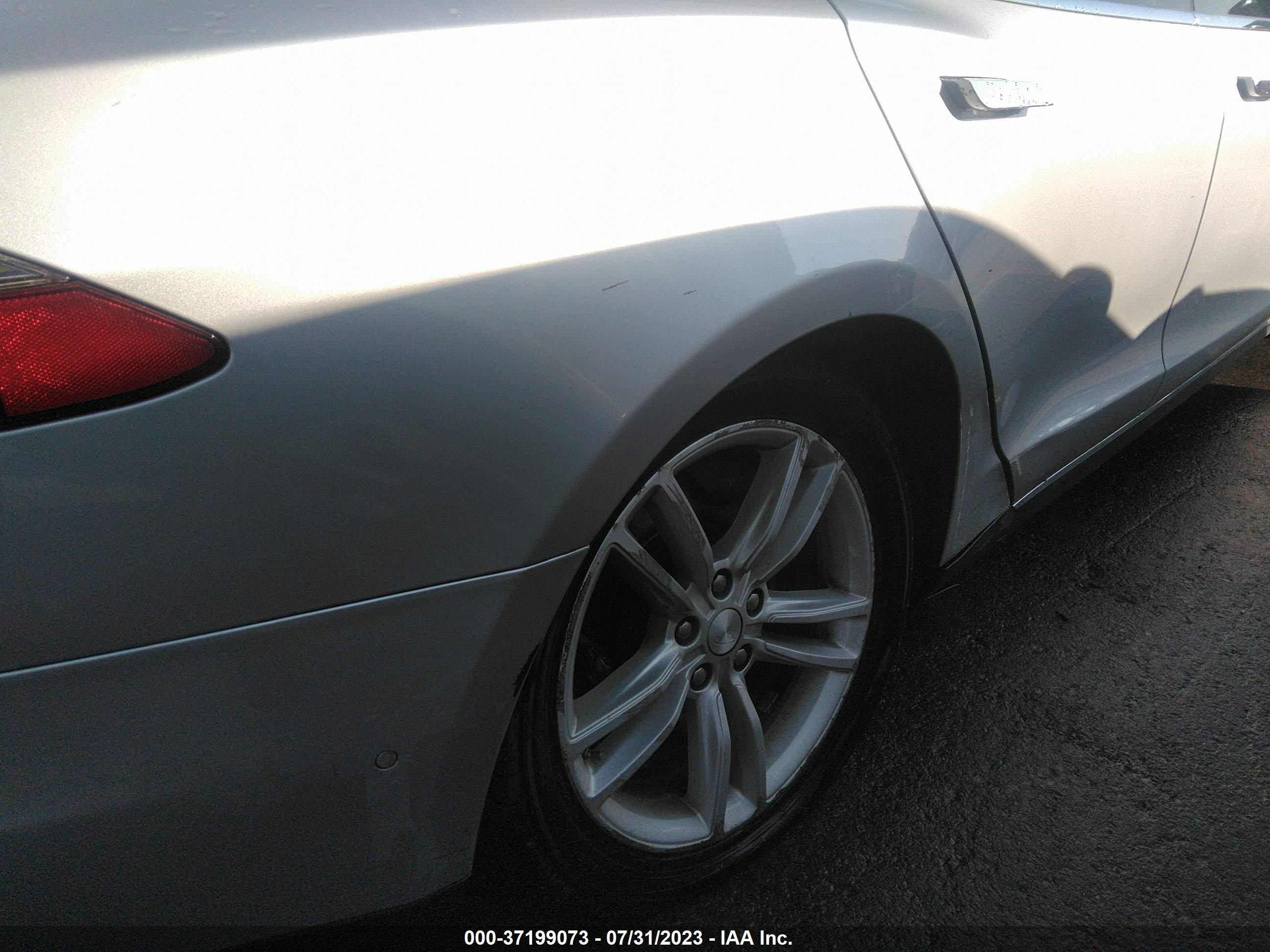 Photo 5 VIN: 5YJSA1H22FF086844 - TESLA MODEL S 