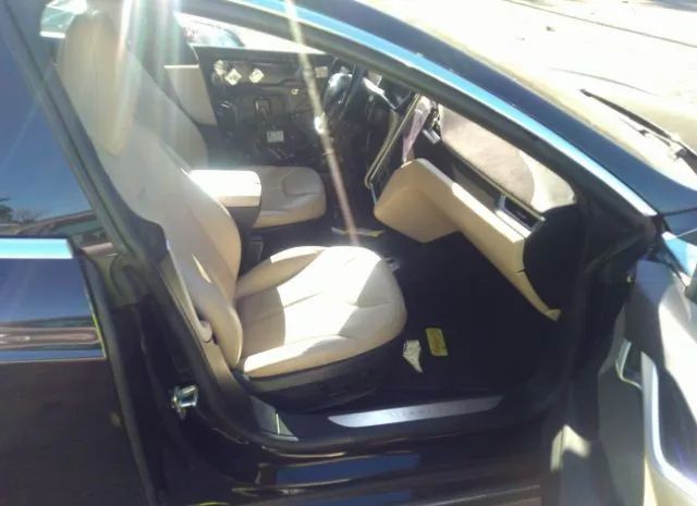 Photo 4 VIN: 5YJSA1H25FF094369 - TESLA MODEL S 