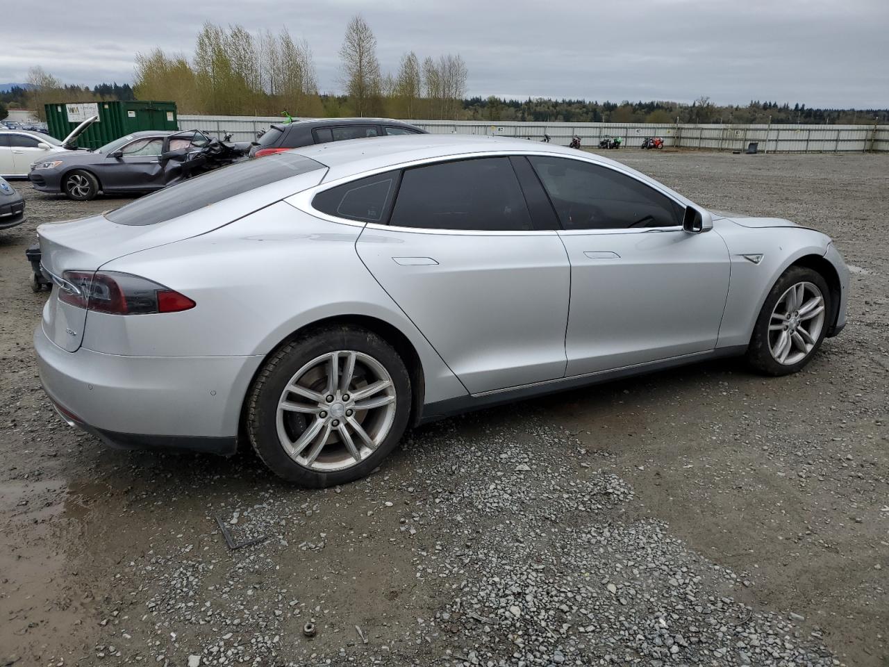 Photo 2 VIN: 5YJSA1H25FFP69962 - TESLA MODEL S 