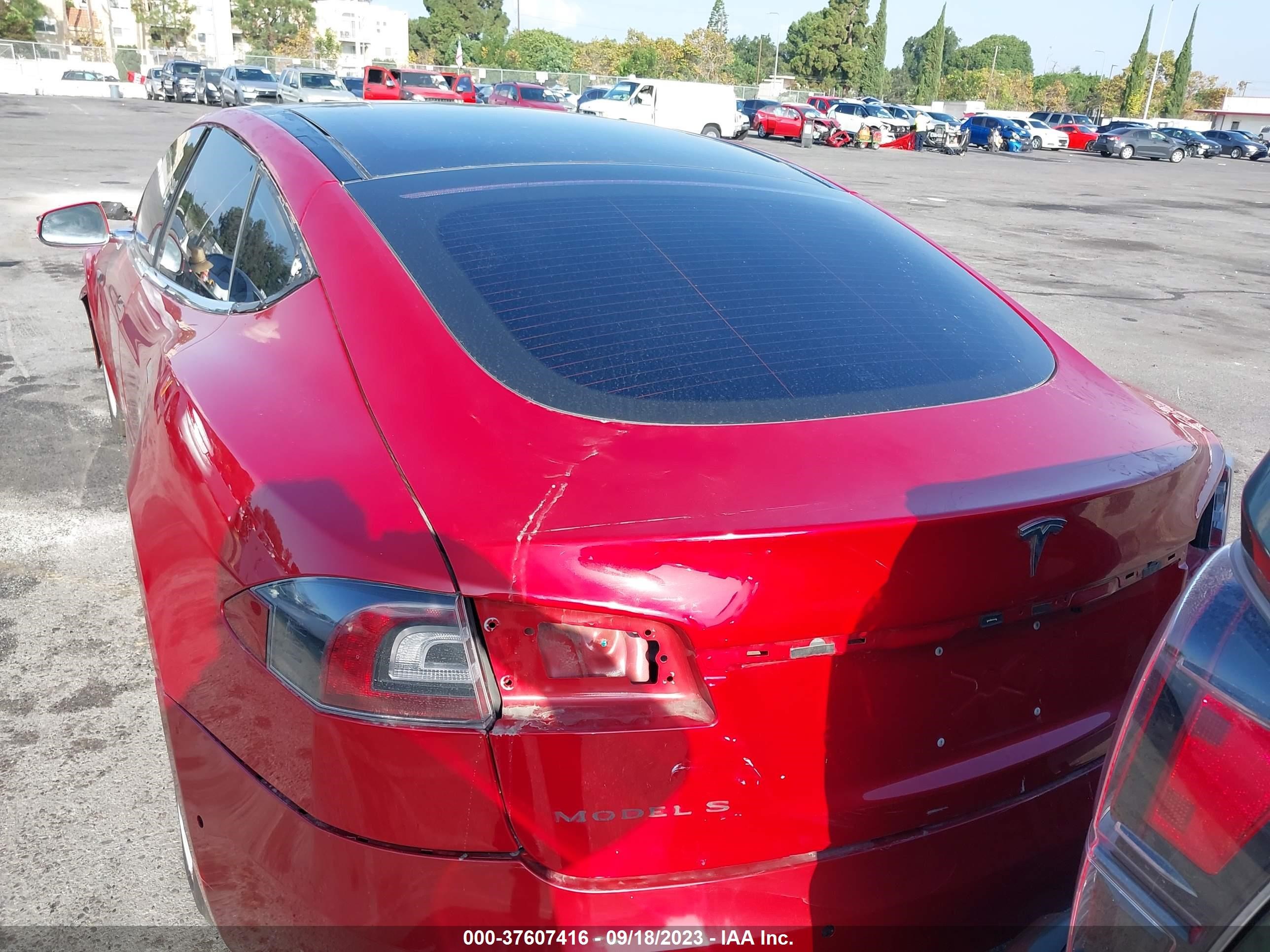 Photo 14 VIN: 5YJSA1H26FF086328 - TESLA MODEL S 