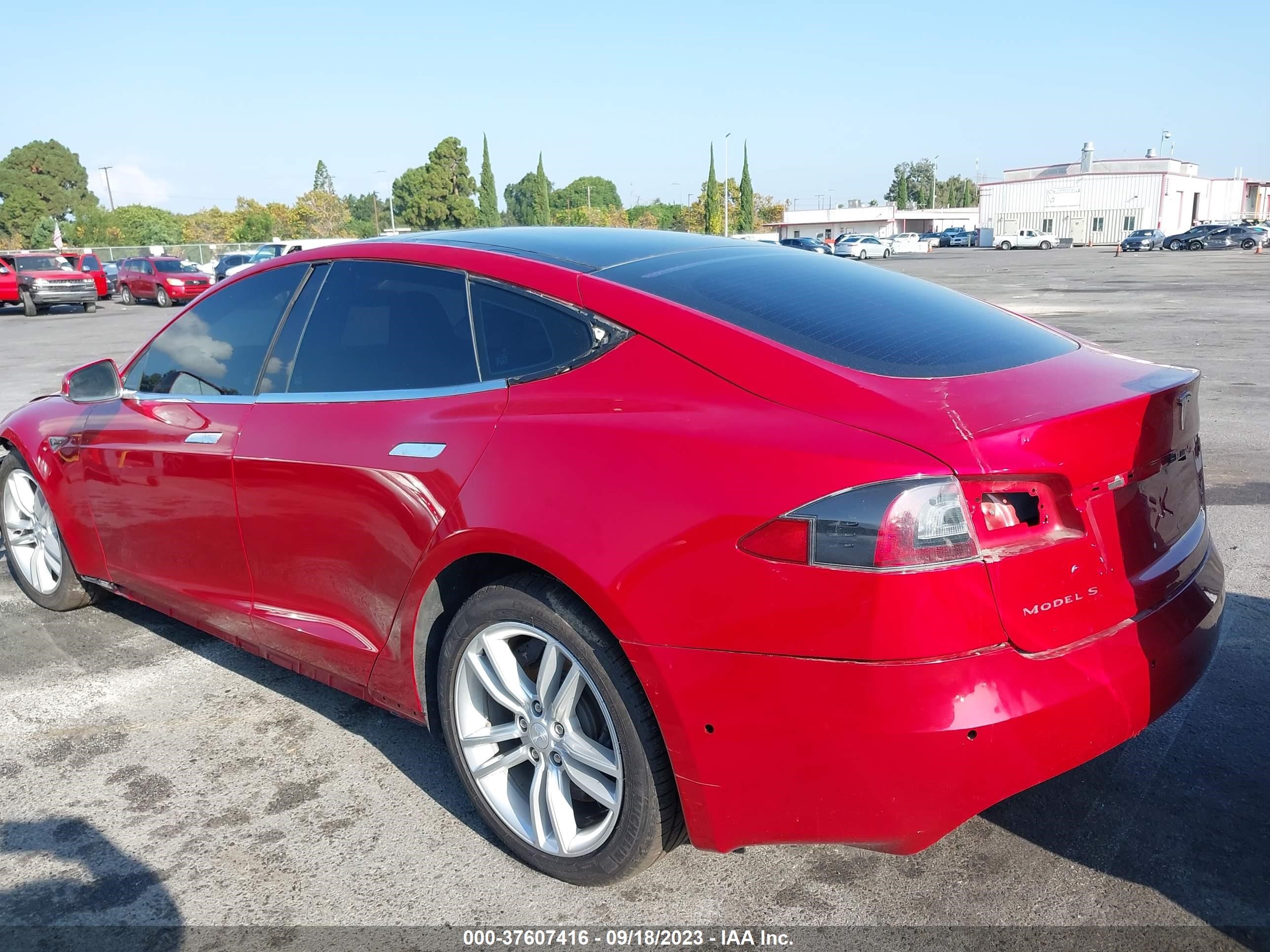 Photo 2 VIN: 5YJSA1H26FF086328 - TESLA MODEL S 