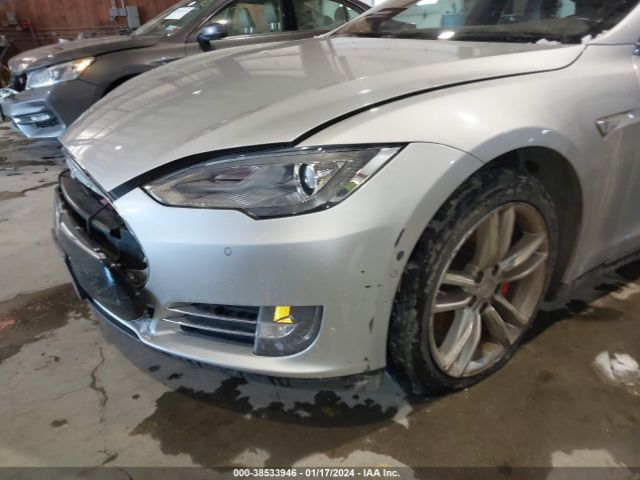 Photo 5 VIN: 5YJSA1H26FFP75088 - TESLA MODEL S 