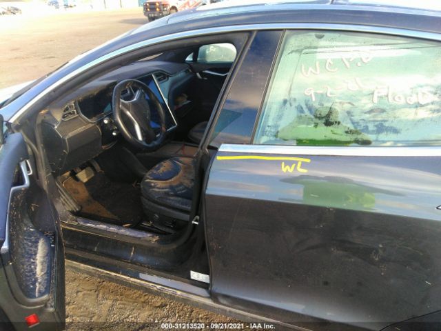 Photo 5 VIN: 5YJSA1H27FFP74693 - TESLA MODEL S 