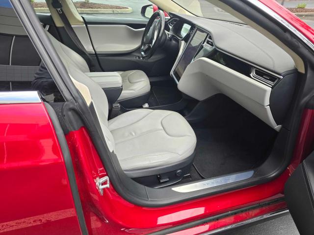 Photo 4 VIN: 5YJSA1H28FF095869 - TESLA MODEL S 