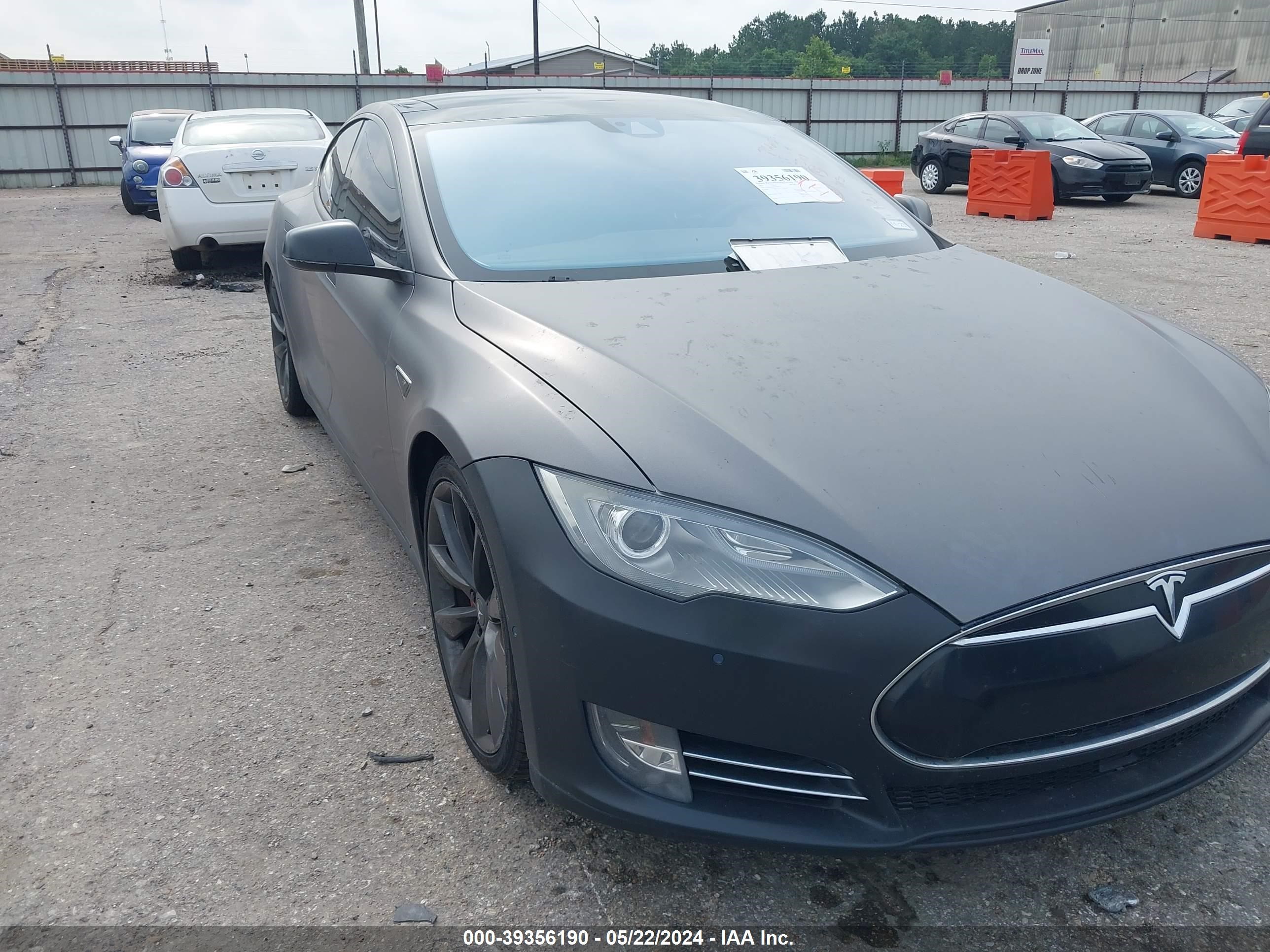 Photo 0 VIN: 5YJSA1H28FFP66537 - TESLA MODEL S 