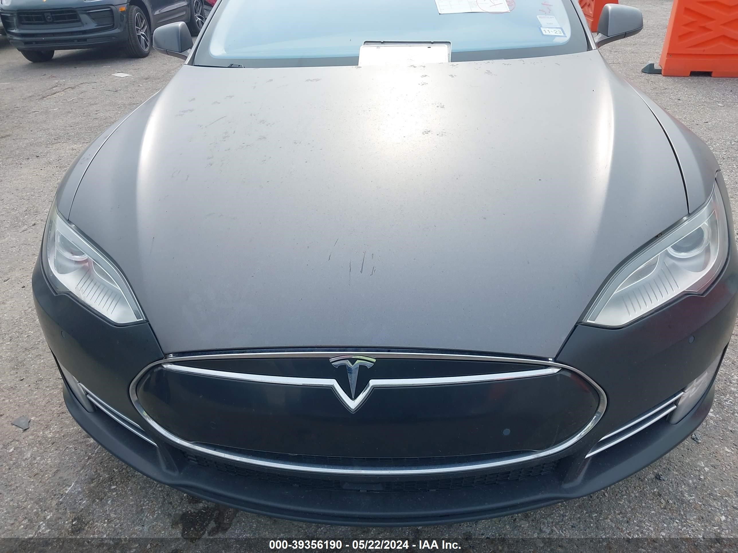 Photo 10 VIN: 5YJSA1H28FFP66537 - TESLA MODEL S 