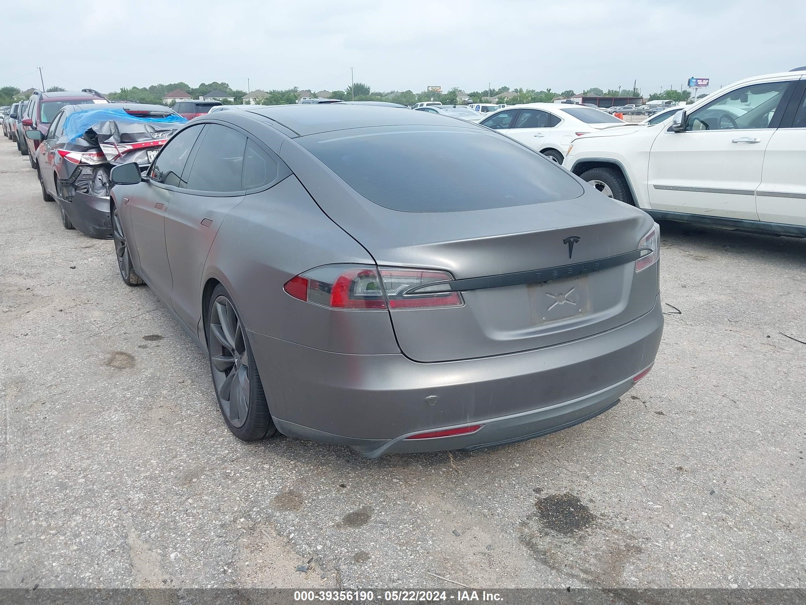 Photo 2 VIN: 5YJSA1H28FFP66537 - TESLA MODEL S 